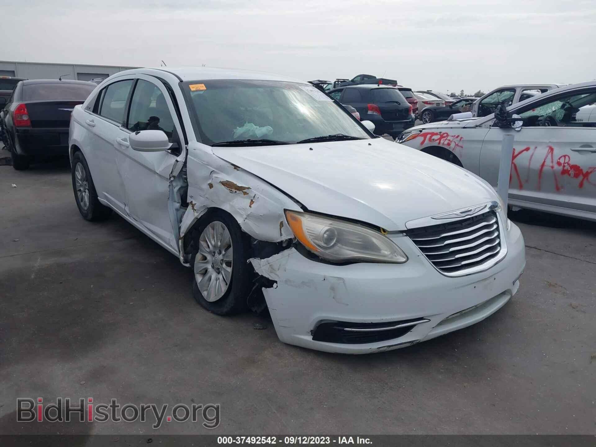 Photo 1C3BC4FG1BN547445 - CHRYSLER 200 2011