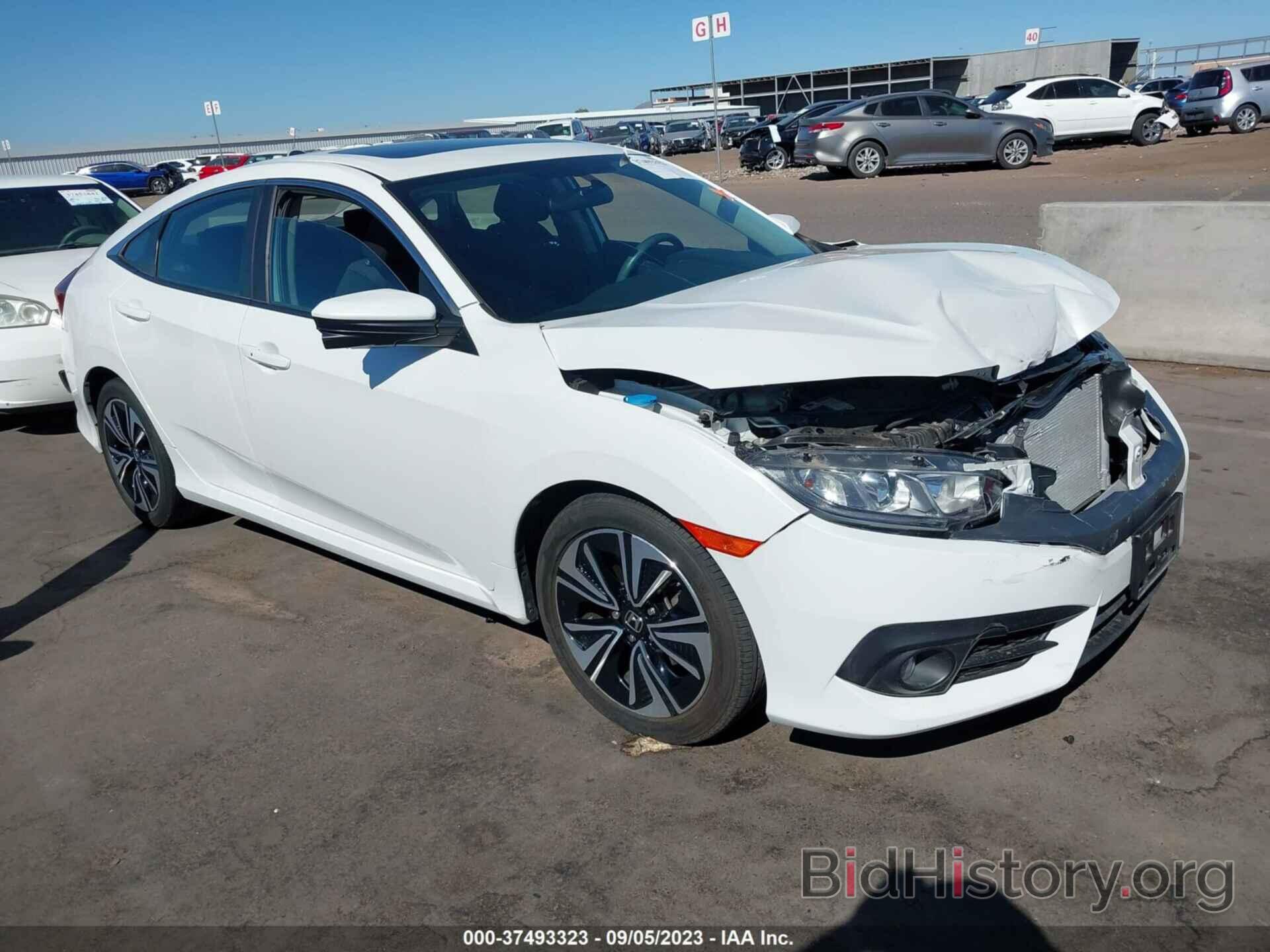 Photo 19XFC1E31JE002827 - HONDA CIVIC SEDAN 2018