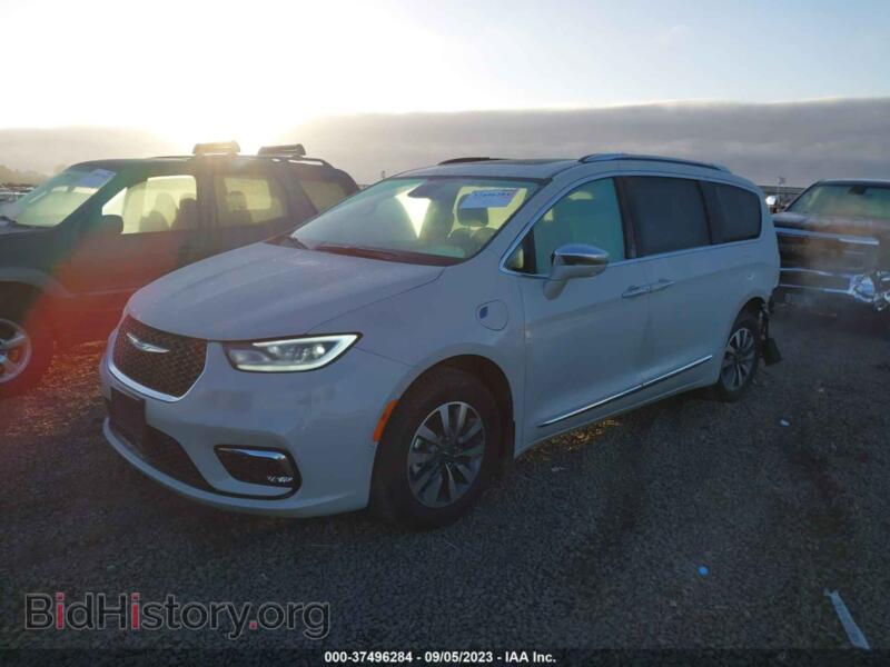 2021 Chrysler PACIFICA (VIN 2C4RC1S79MR557371) — фото 2 из 17