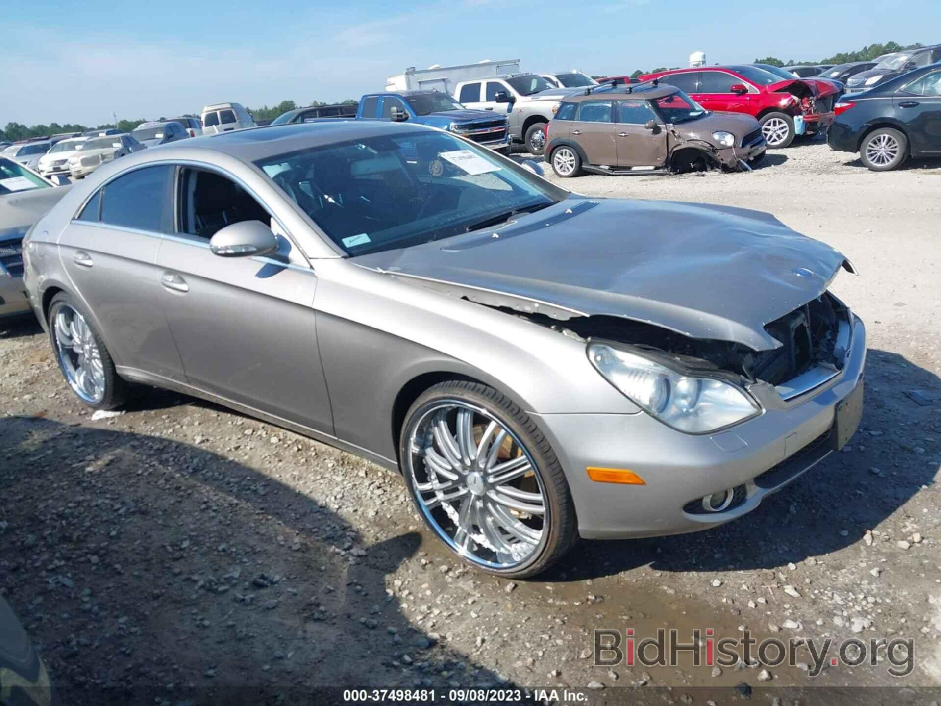 Photo WDDDJ72X37A079336 - MERCEDES-BENZ CLS-CLASS 2007