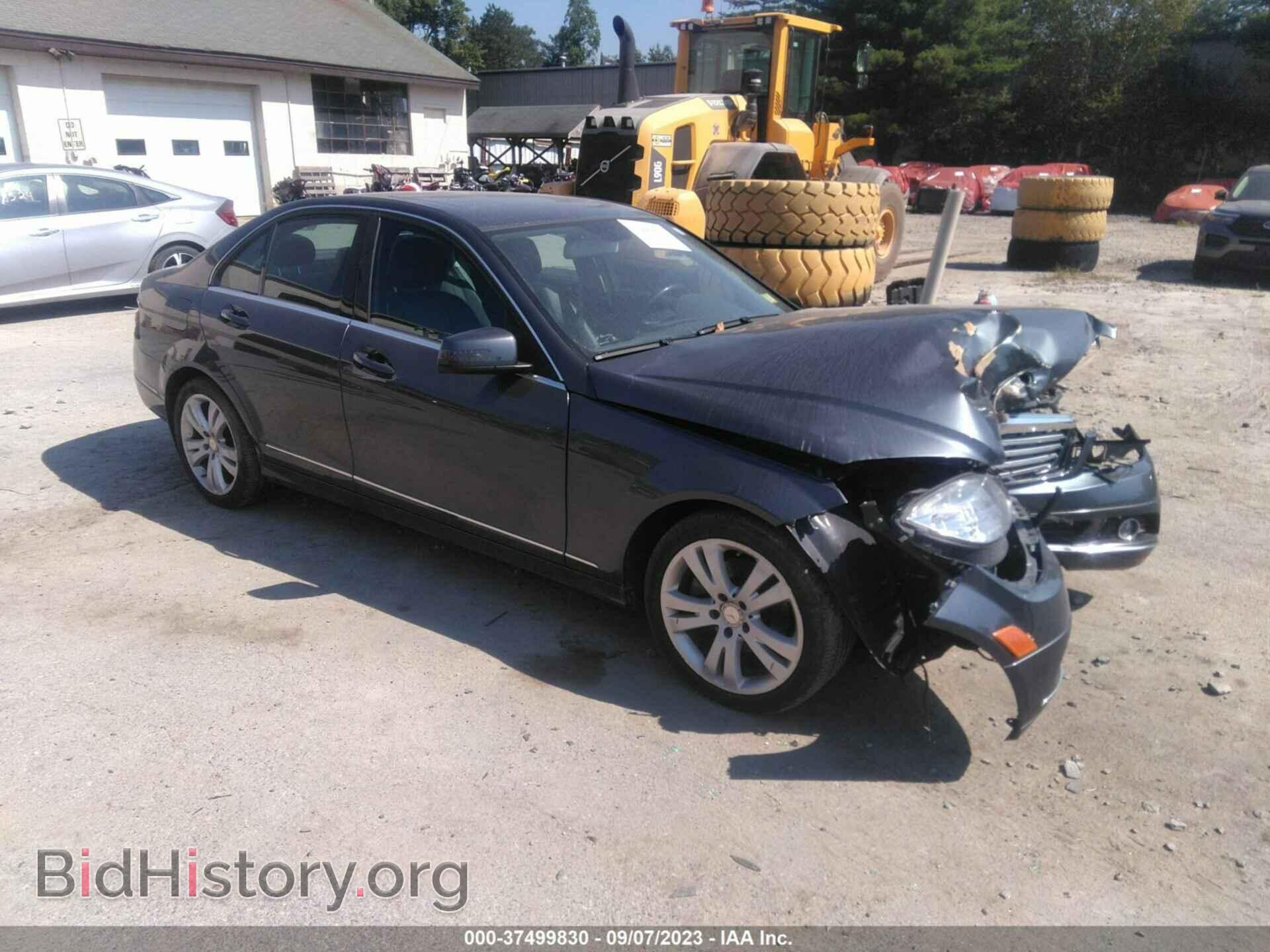 Photo WDDGF8BBXBF641463 - MERCEDES-BENZ C-CLASS 2011