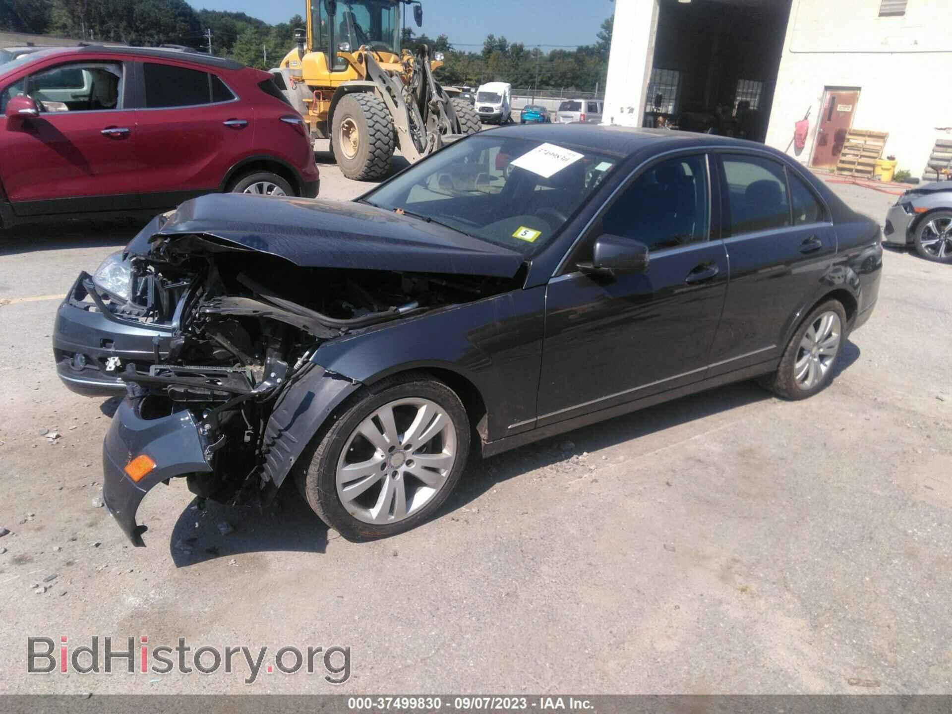 2011 MERCEDES-BENZ C-CLASS - VIN: WDDGF8BBXBF641463 - Фото 2