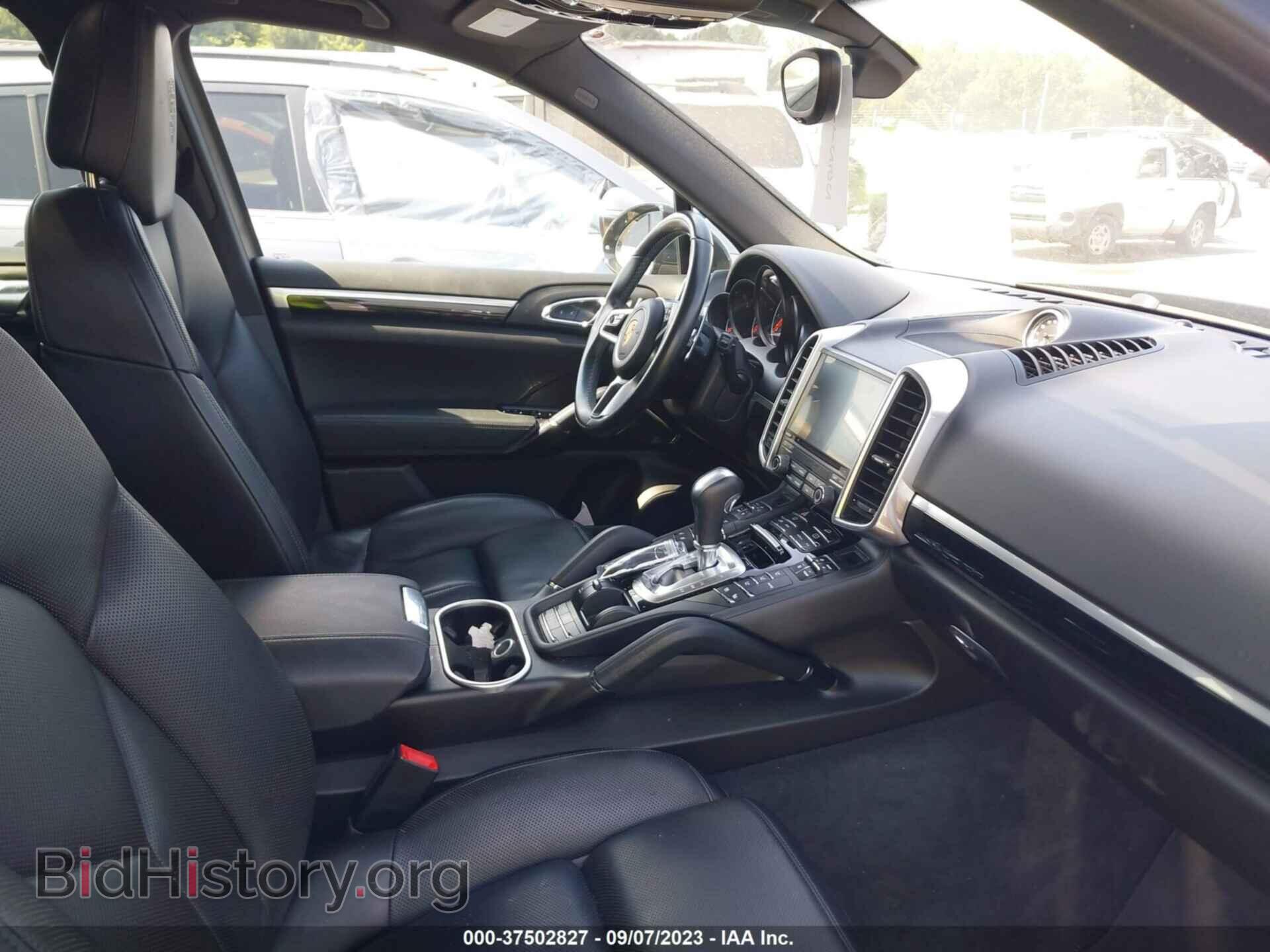 2017 PORSCHE CAYENNE - VIN: WP1AA2A26HKA82943 - Фото 5
