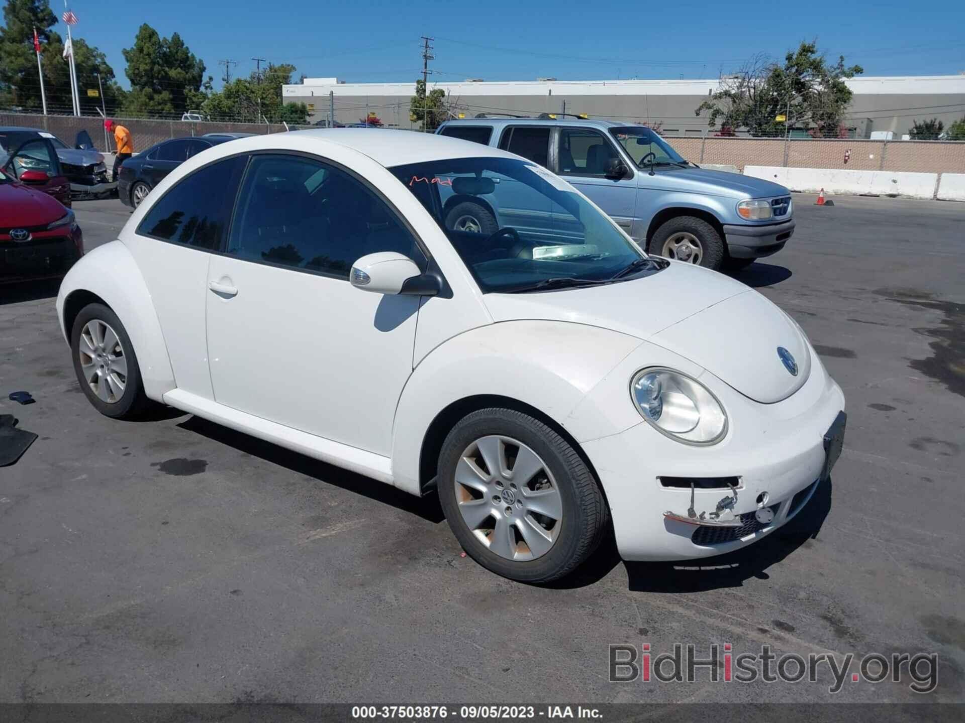 Photo 3VWPG3AG6AM012611 - VOLKSWAGEN NEW BEETLE COUPE 2010