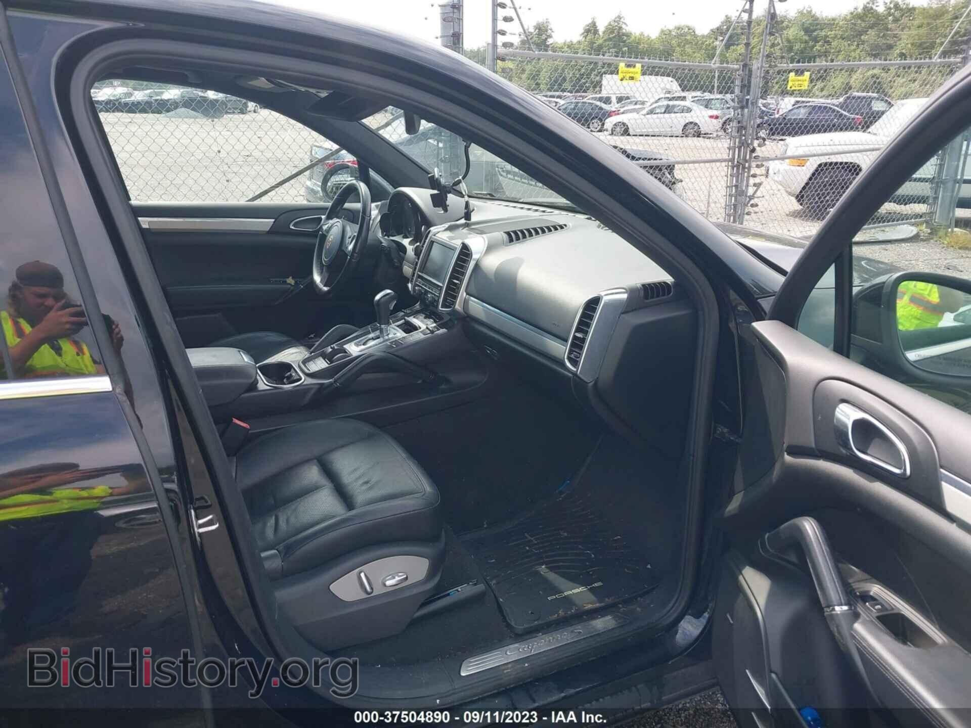 2011 PORSCHE CAYENNE - VIN: WP1AB2A27BLA44930 - Фото 5