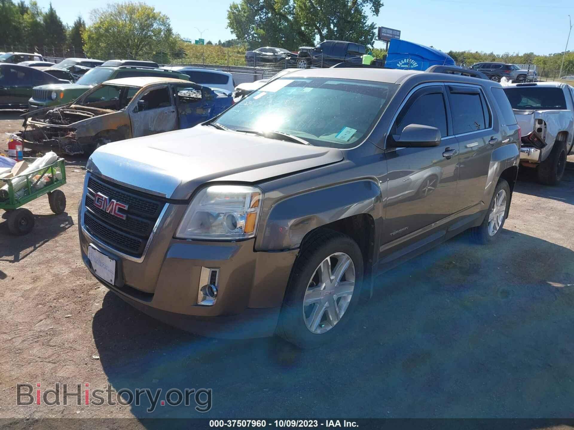 2011 GMC TERRAIN - VIN: 2CTALSEC5B6451854 - Photo 2