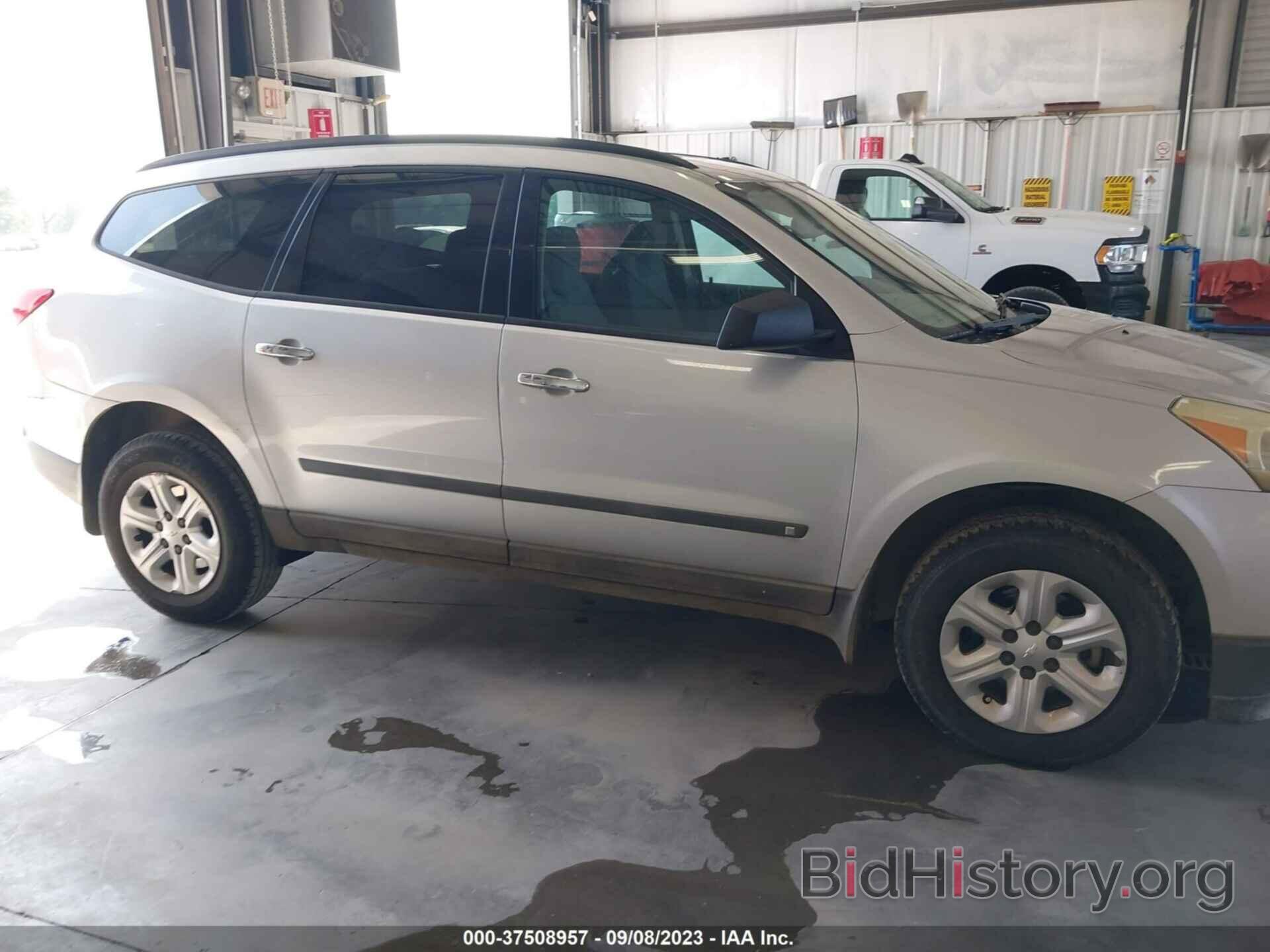 Photo 1GNLREED9AS107816 - CHEVROLET TRAVERSE 2010
