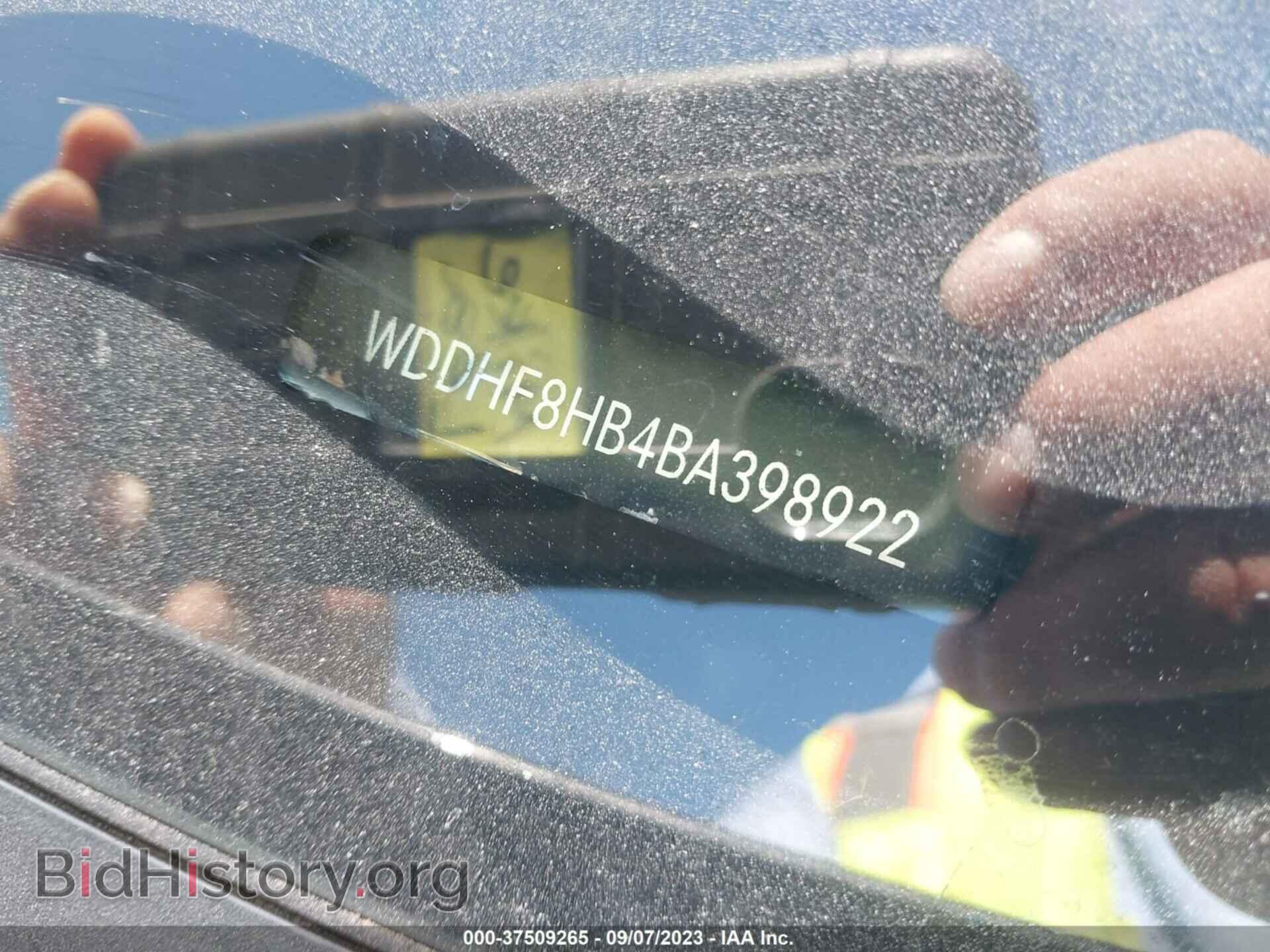 2011 MERCEDES-BENZ E-CLASS - VIN: WDDHF8HB4BA398922 - Фото 9