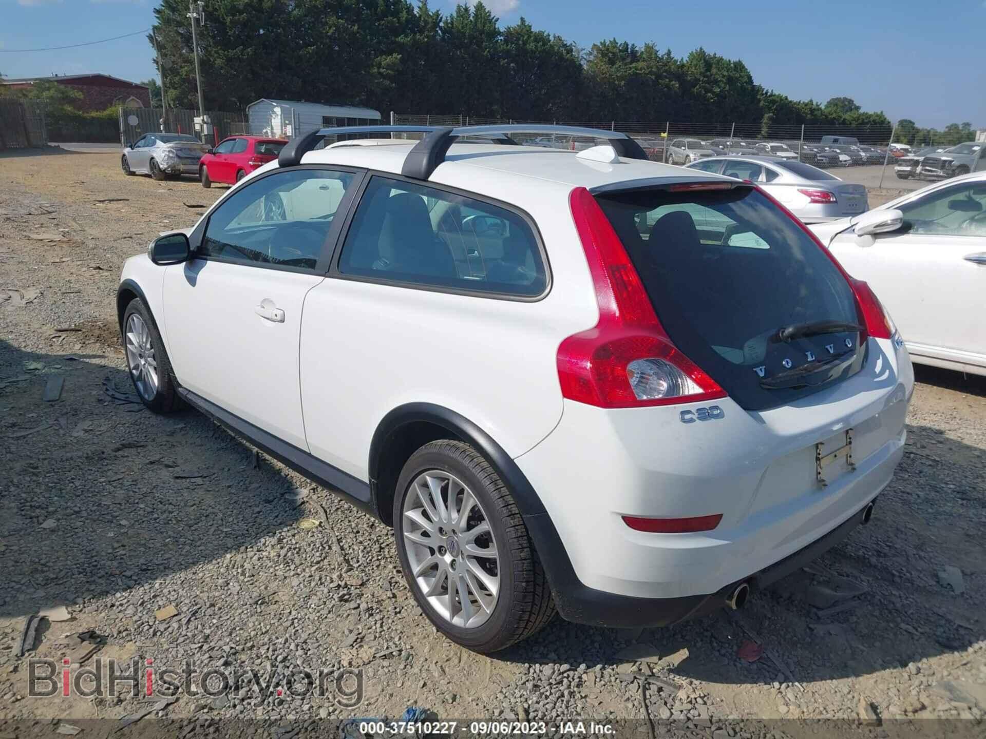 2011 VOLVO C30 - VIN: YV1672MK2B2243386 - Фото 3