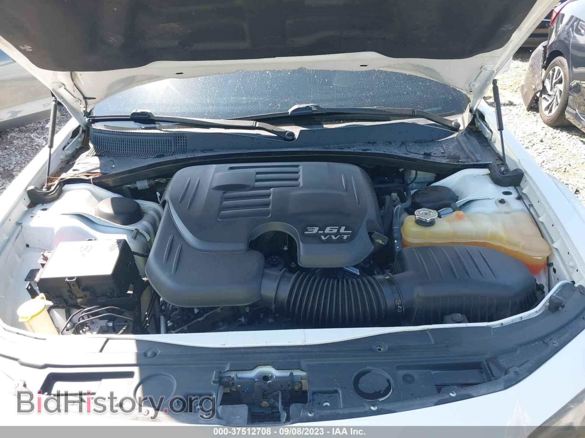 2015 CHRYSLER 300 - VIN: 2C3CCABG7FH829256 - Фото 10