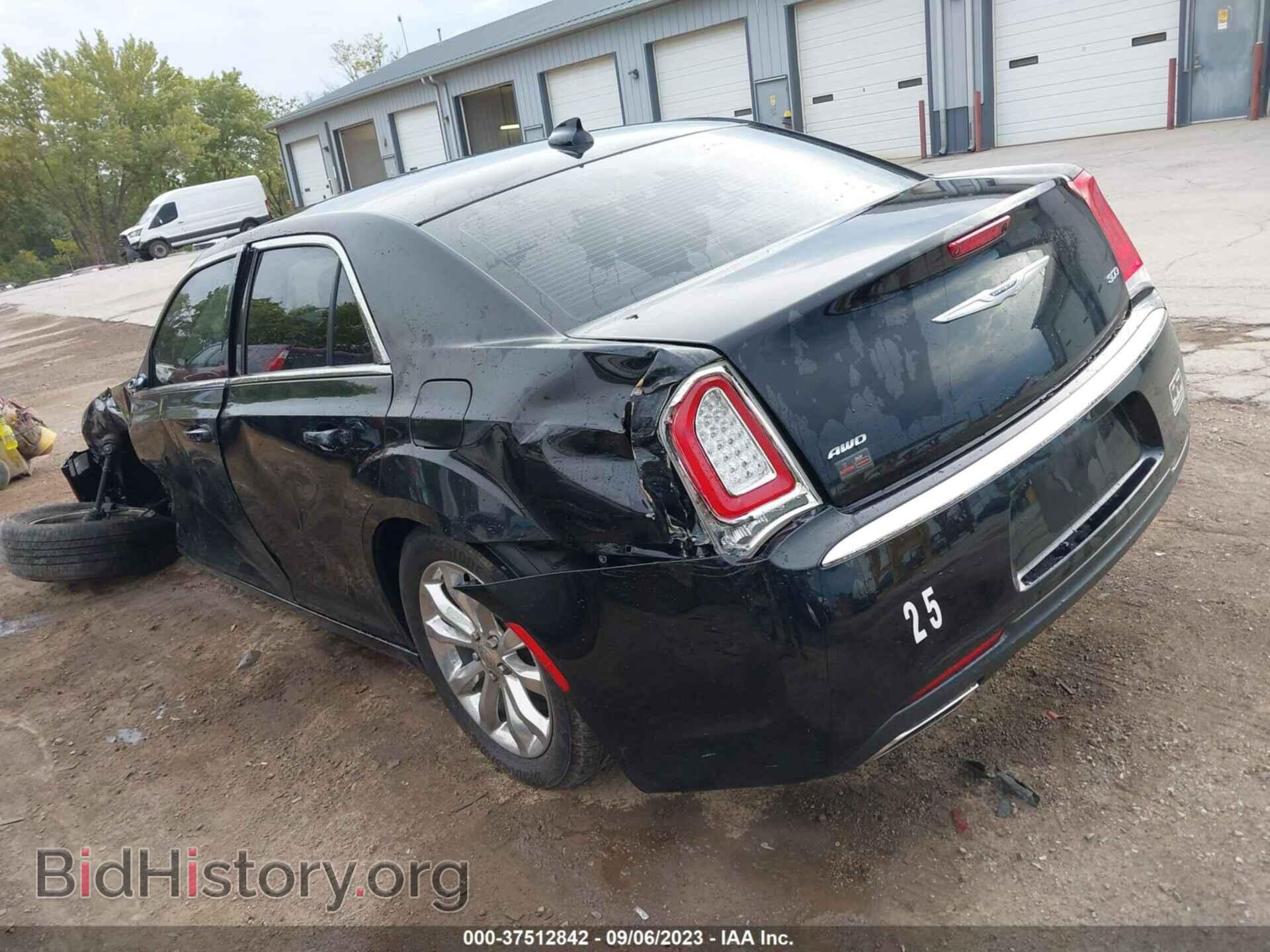 2019 CHRYSLER 300 - VIN: 2C3CCARG5KH578205 - Фото 3