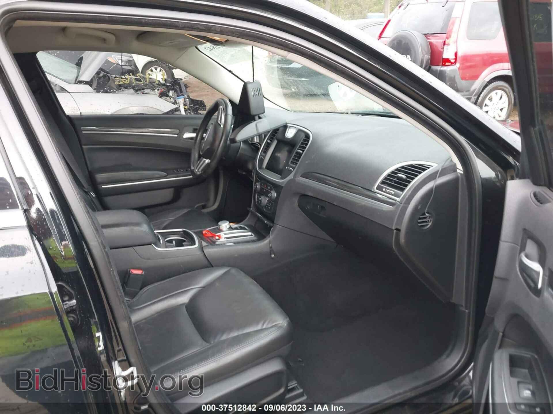 2019 CHRYSLER 300 - VIN: 2C3CCARG5KH578205 - Фото 5
