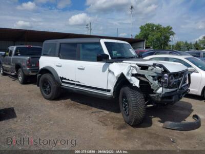 2021 Ford BRONCO Base/Big Bend, белый — VIN 1FMEE5DP7MLB03489, IAAI