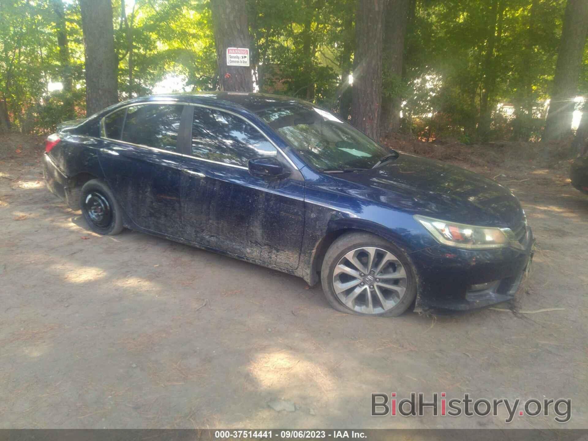 Photo 1HGCR2F52FA066720 - HONDA ACCORD SEDAN 2015