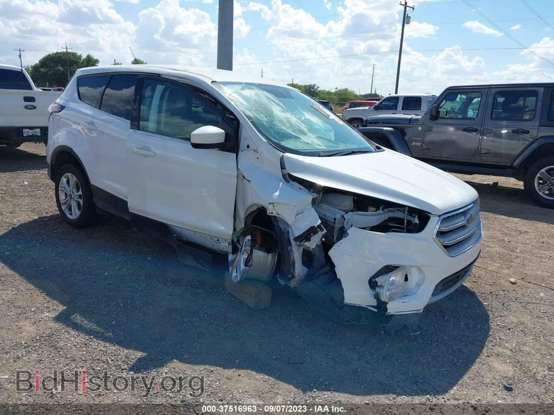 Фотография 1FMCU0G92HUC56078 - FORD ESCAPE 2017