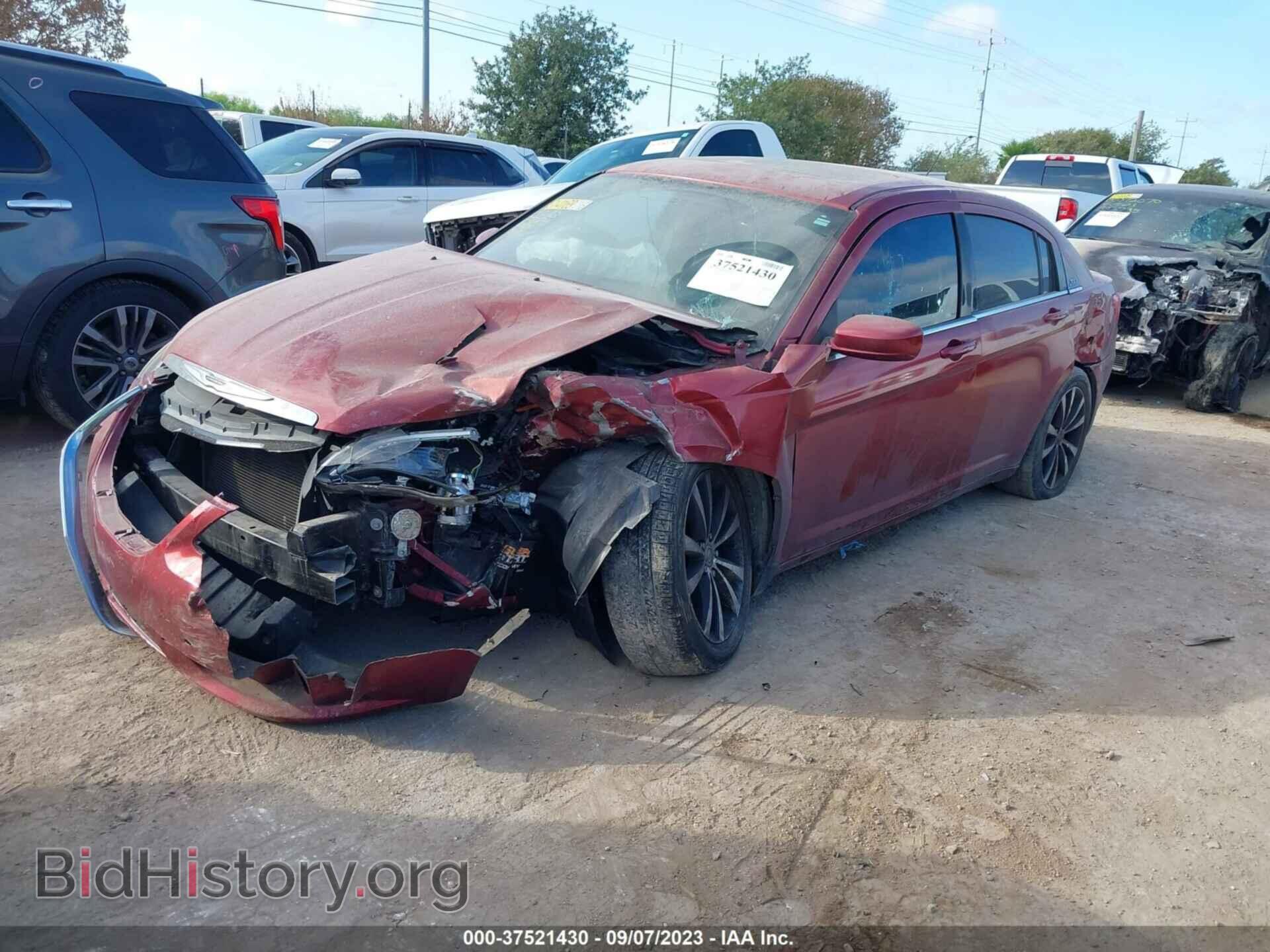 2013 CHRYSLER 200 - VIN: 1C3CCBBB7DN600204 - Фото 2