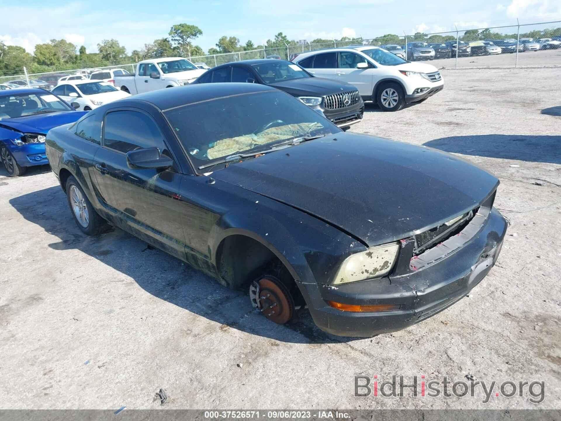 Photo 1ZVFT80N975357540 - FORD MUSTANG 2007