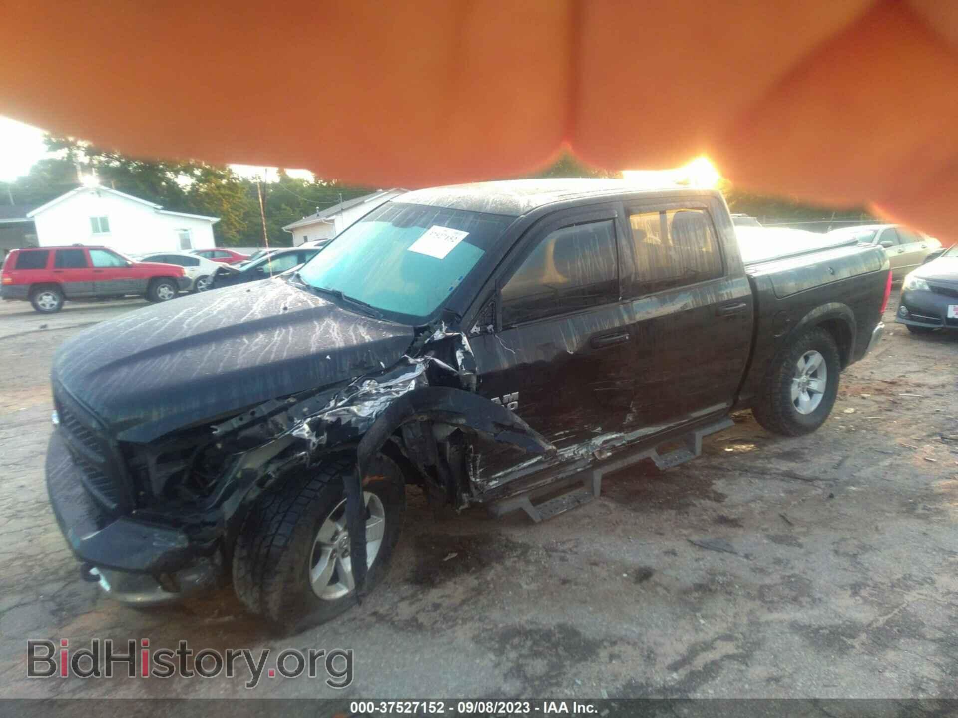 2016 RAM 1500 - VIN: 1C6RR7LT0GS266622 - Фото 2