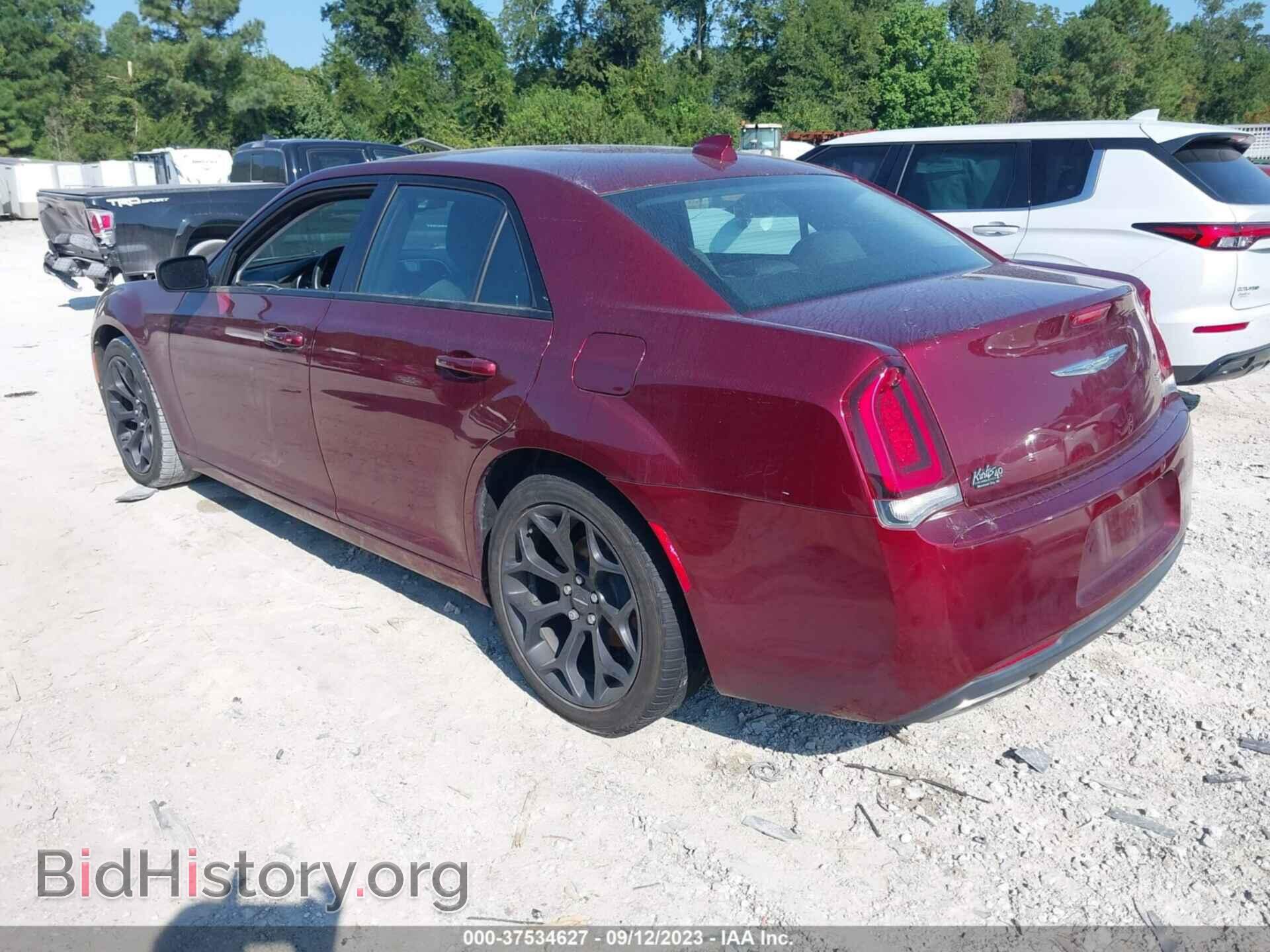 2019 CHRYSLER 300 - VIN: 2C3CCAAGXKH613557 - Фото 3