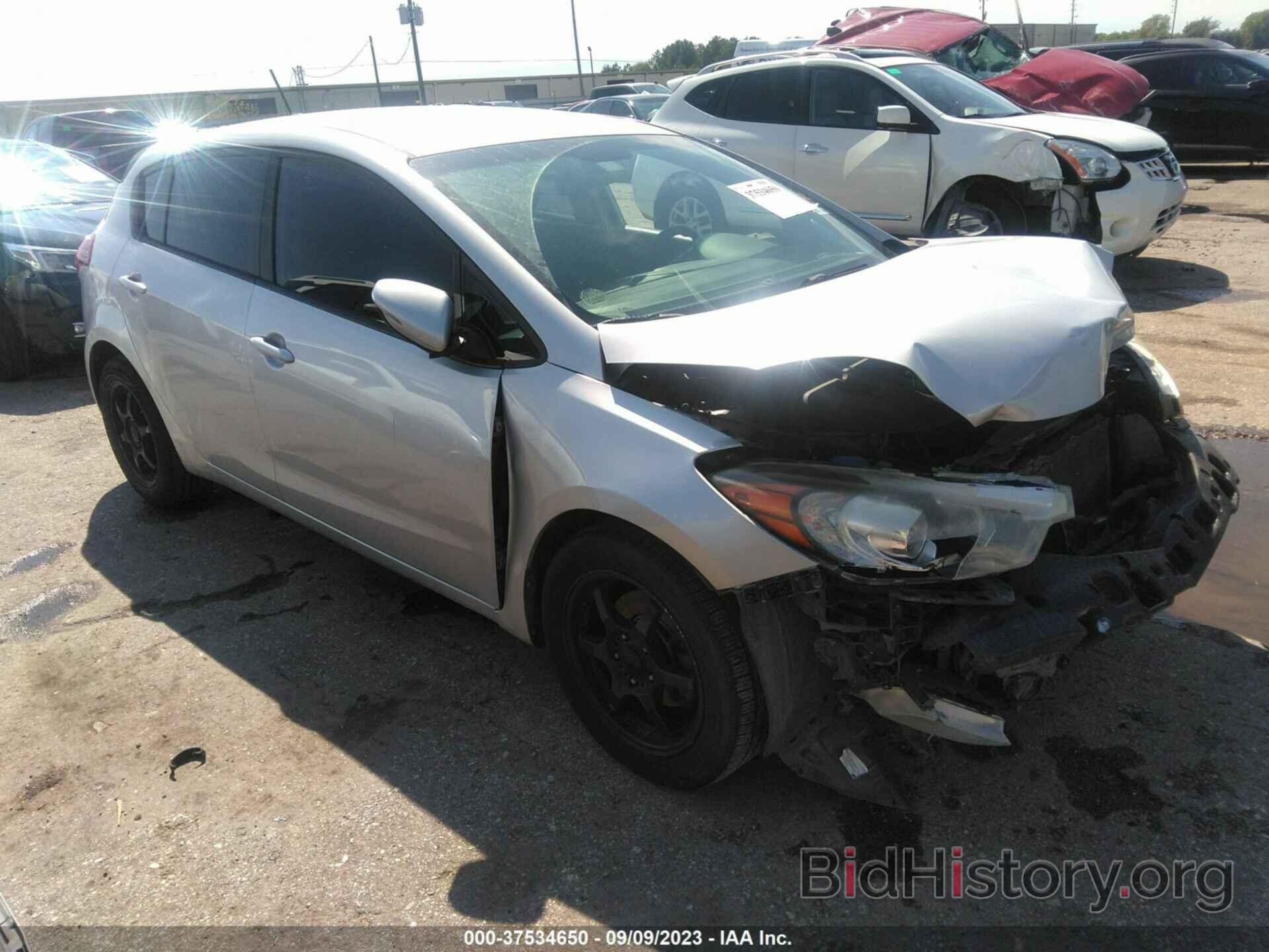 Photo KNAFK5A80G5528685 - KIA FORTE 5-DOOR 2016