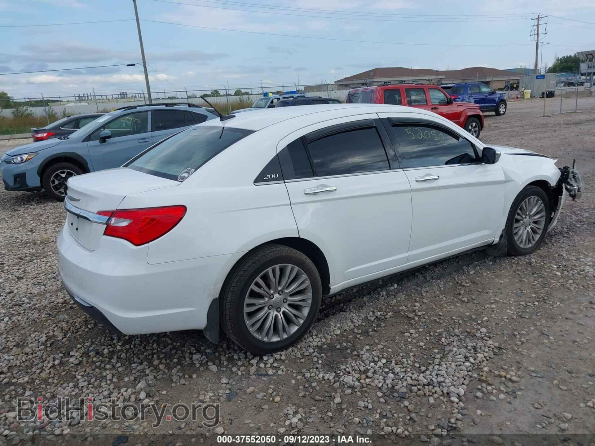 2011 CHRYSLER 200 - VIN: 1C3BC2FB8BN583254 - Photo 4
