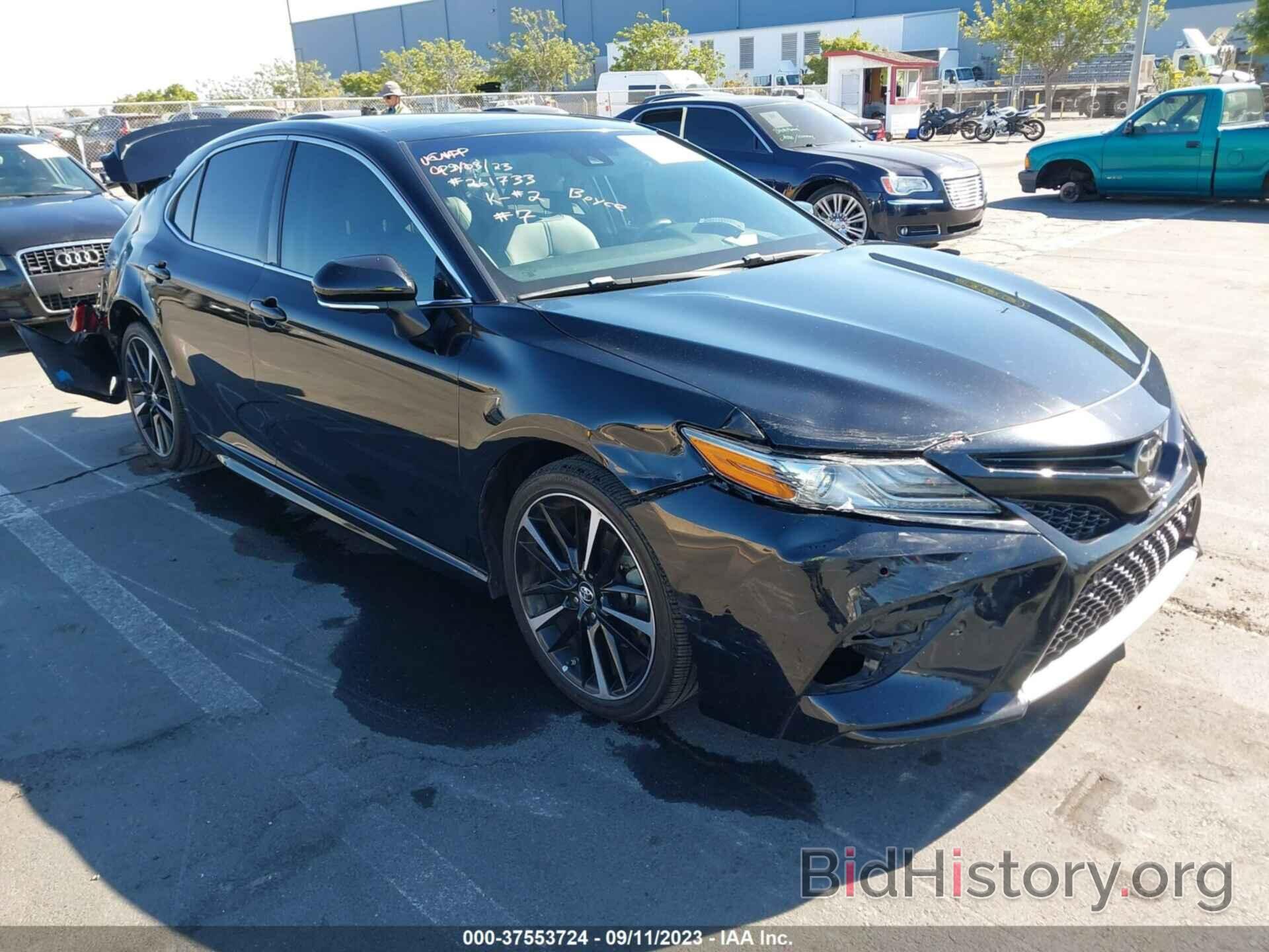 Photo 4T1B61HKXJU149606 - TOYOTA CAMRY 2018