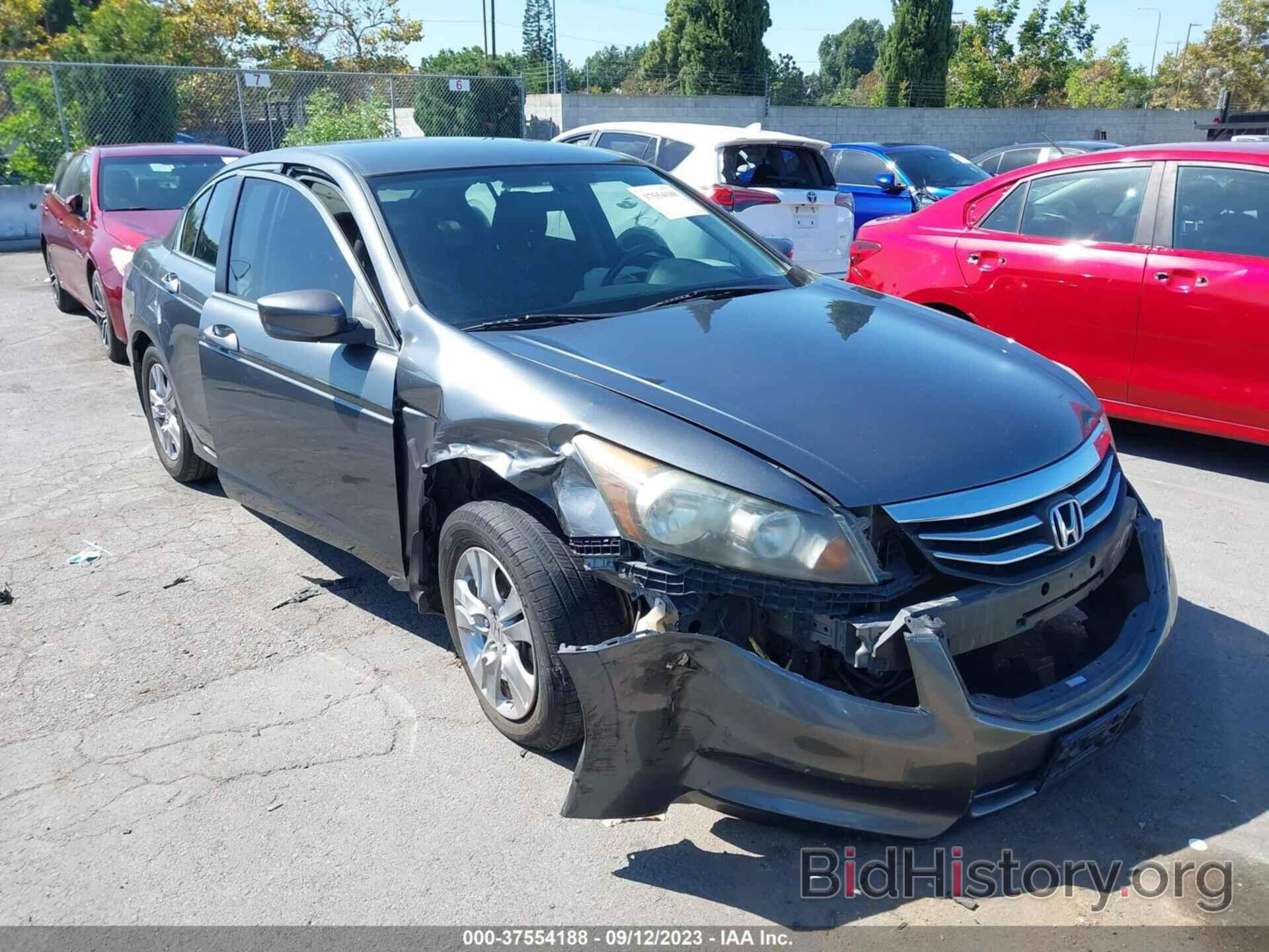 Photo 1HGCP2F6XBA123304 - HONDA ACCORD SDN 2011