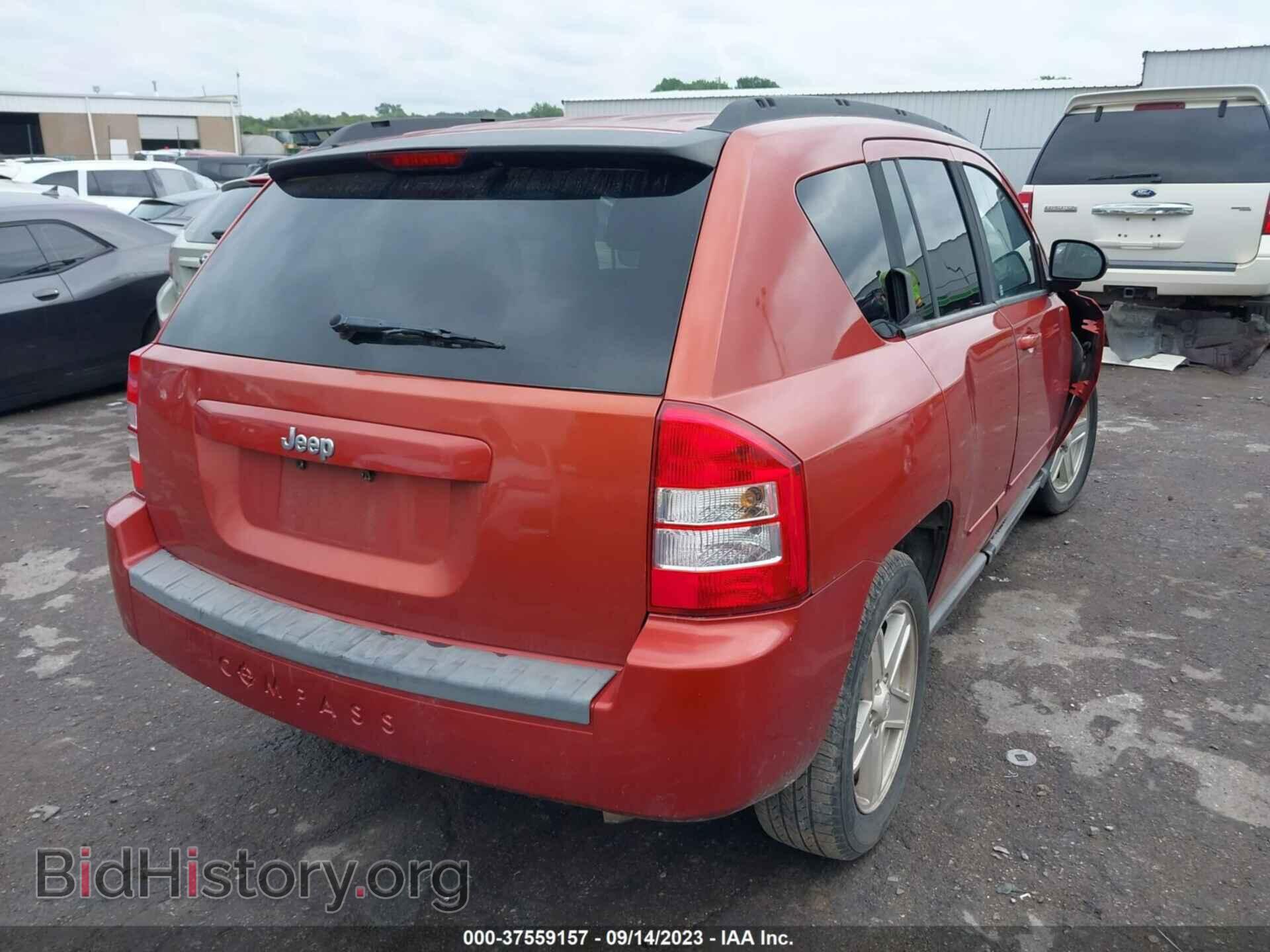 2010 JEEP COMPASS - VIN: 1J4NT4FB7AD560437 - Фото 4