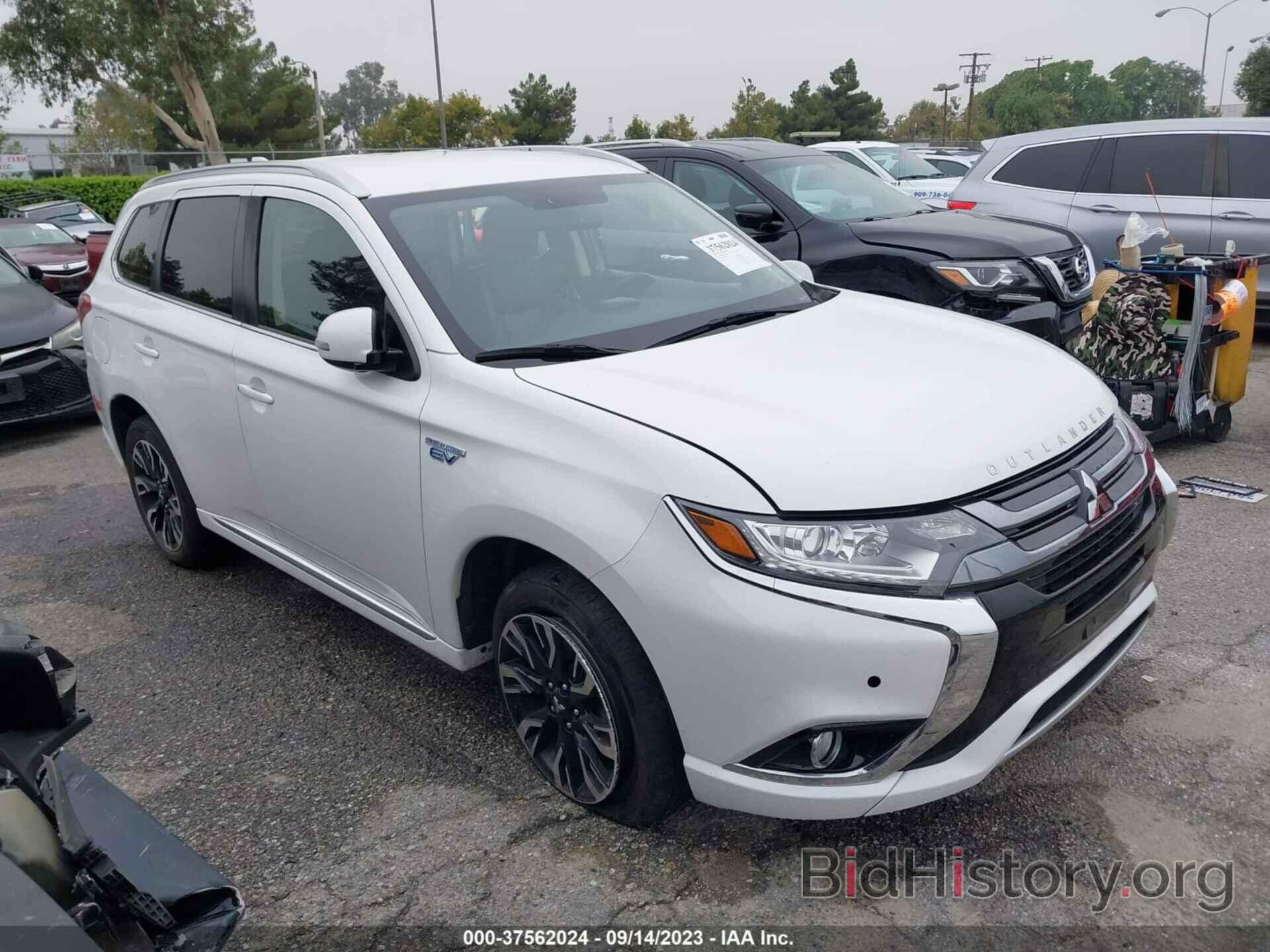 Photo JA4J24A50JZ059945 - MITSUBISHI OUTLANDER PHEV 2018