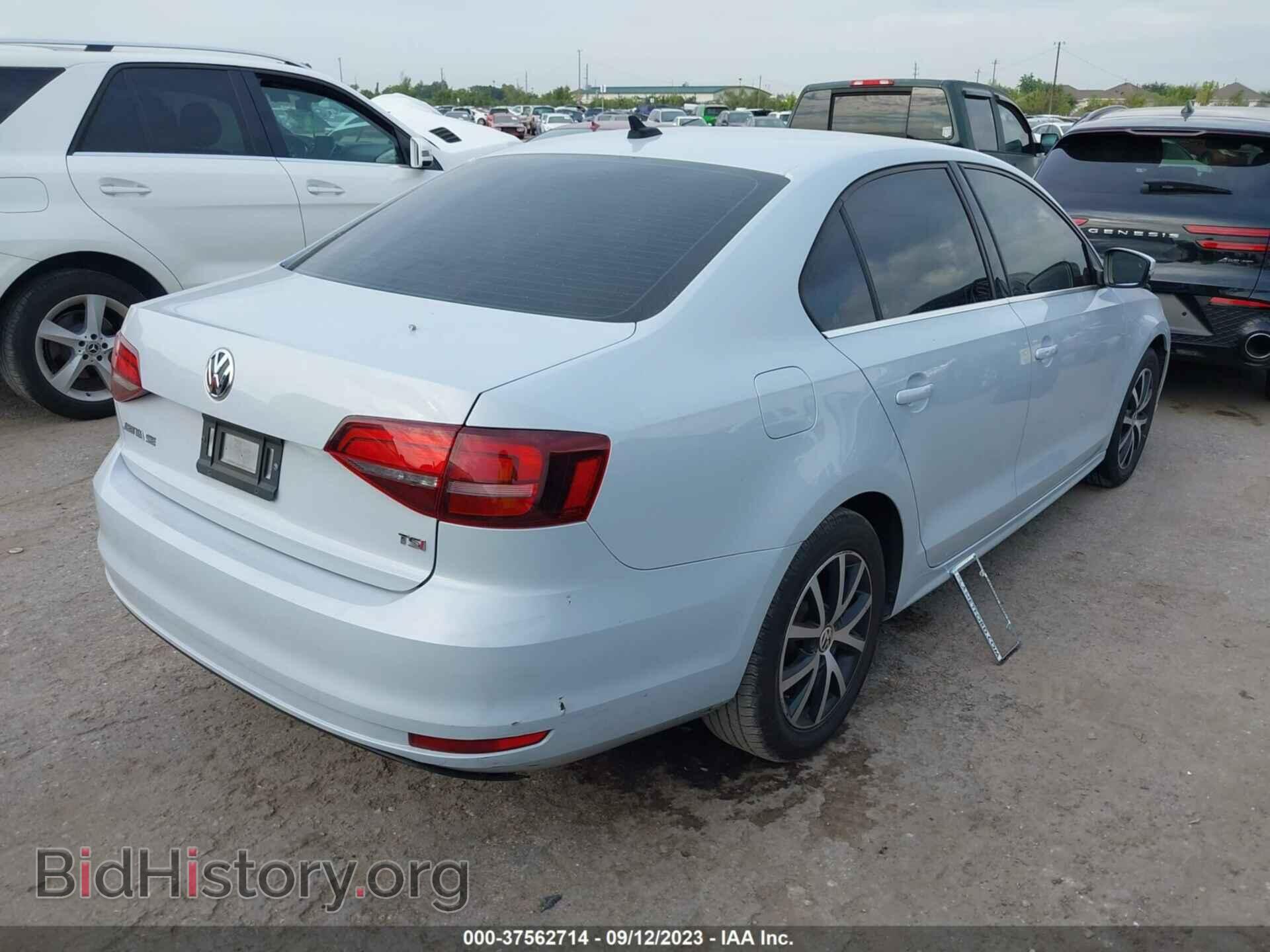 2017 VOLKSWAGEN JETTA - VIN: 3VWDB7AJ2HM240667 - Фото 4