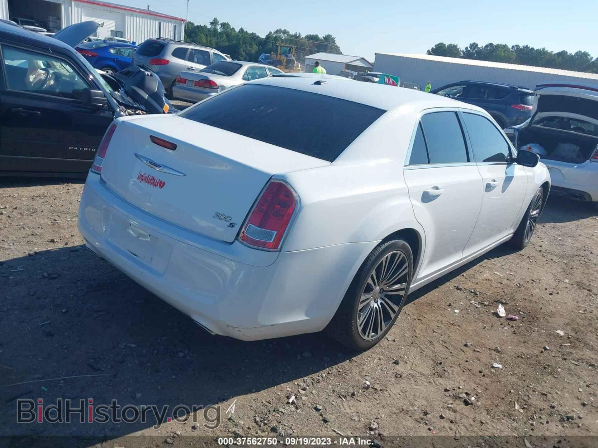 2012 CHRYSLER 300 - VIN: 2C3CCABG1CH174510 - Photo 4