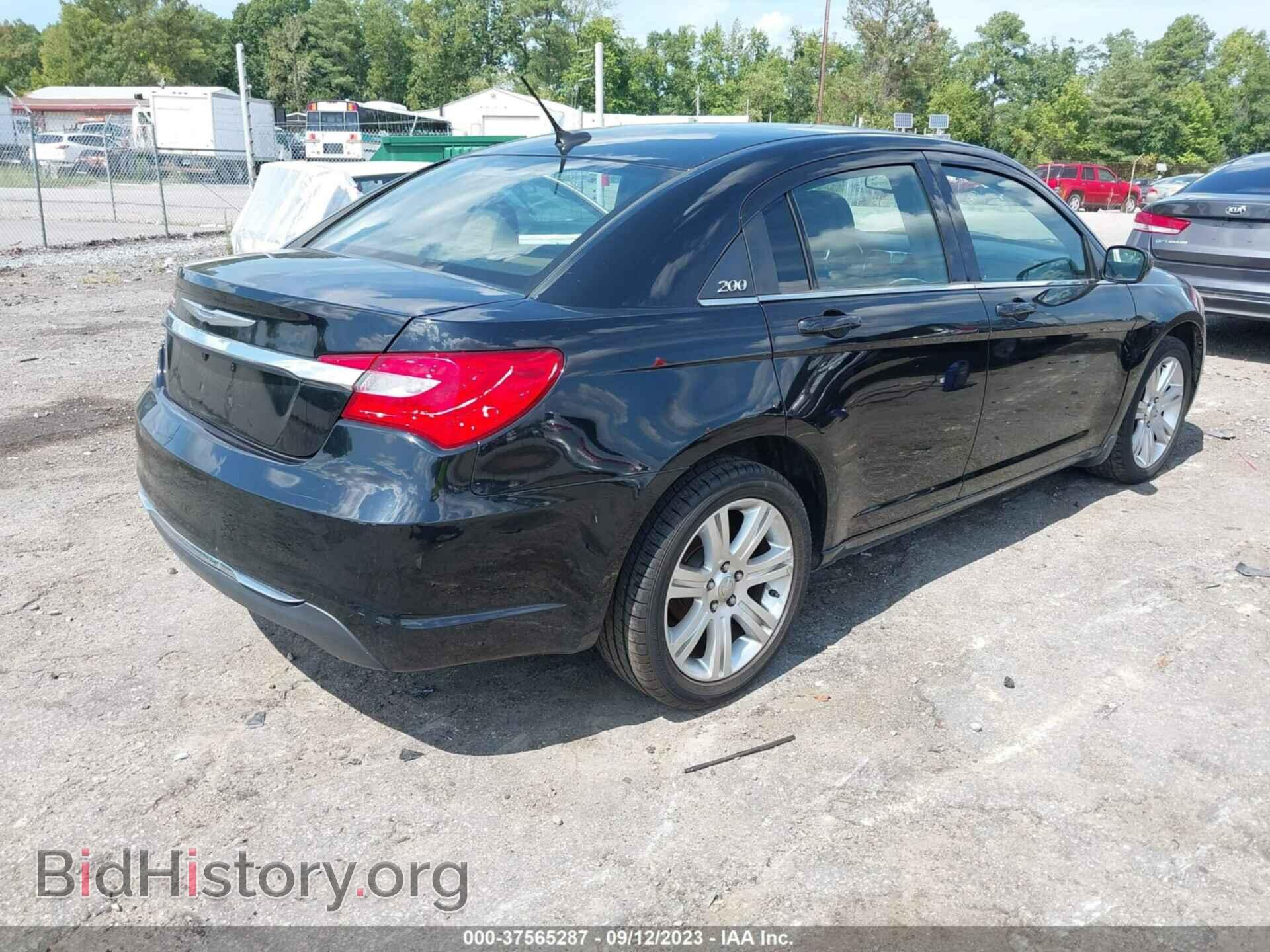 2012 CHRYSLER 200 - VIN: 1C3CCBBG2CN139875 - Фото 4