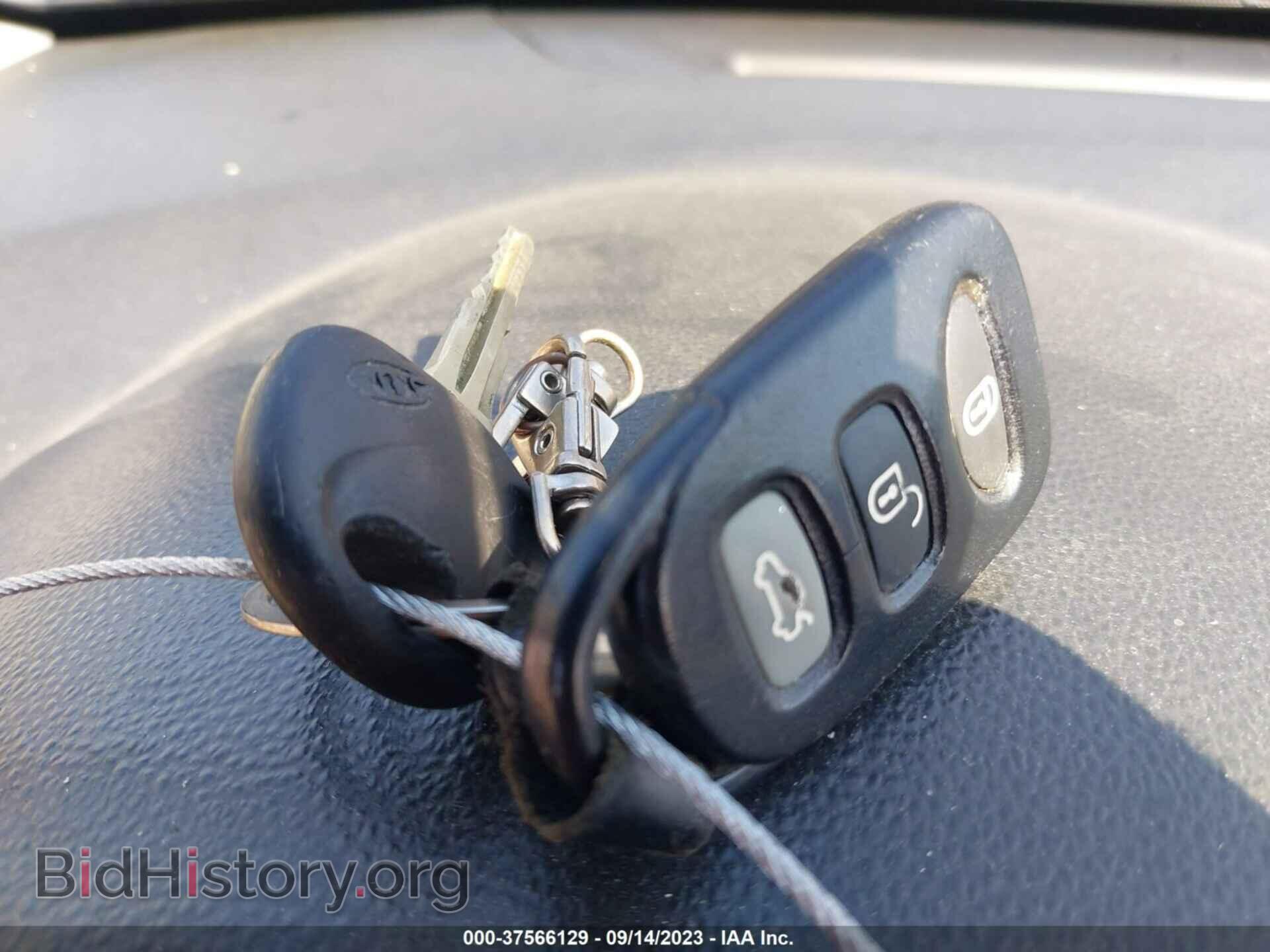 2009 KIA OPTIMA - VIN: KNAGE228195305342 - Photo 11
