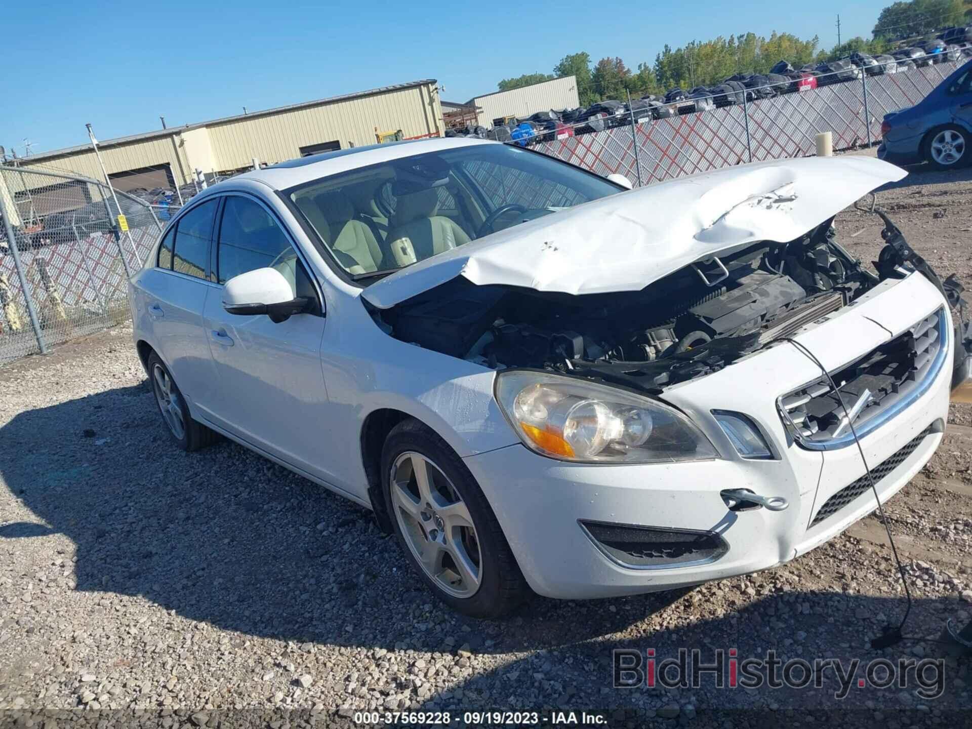 Photo YV1622FS0C2102944 - VOLVO S60 2012