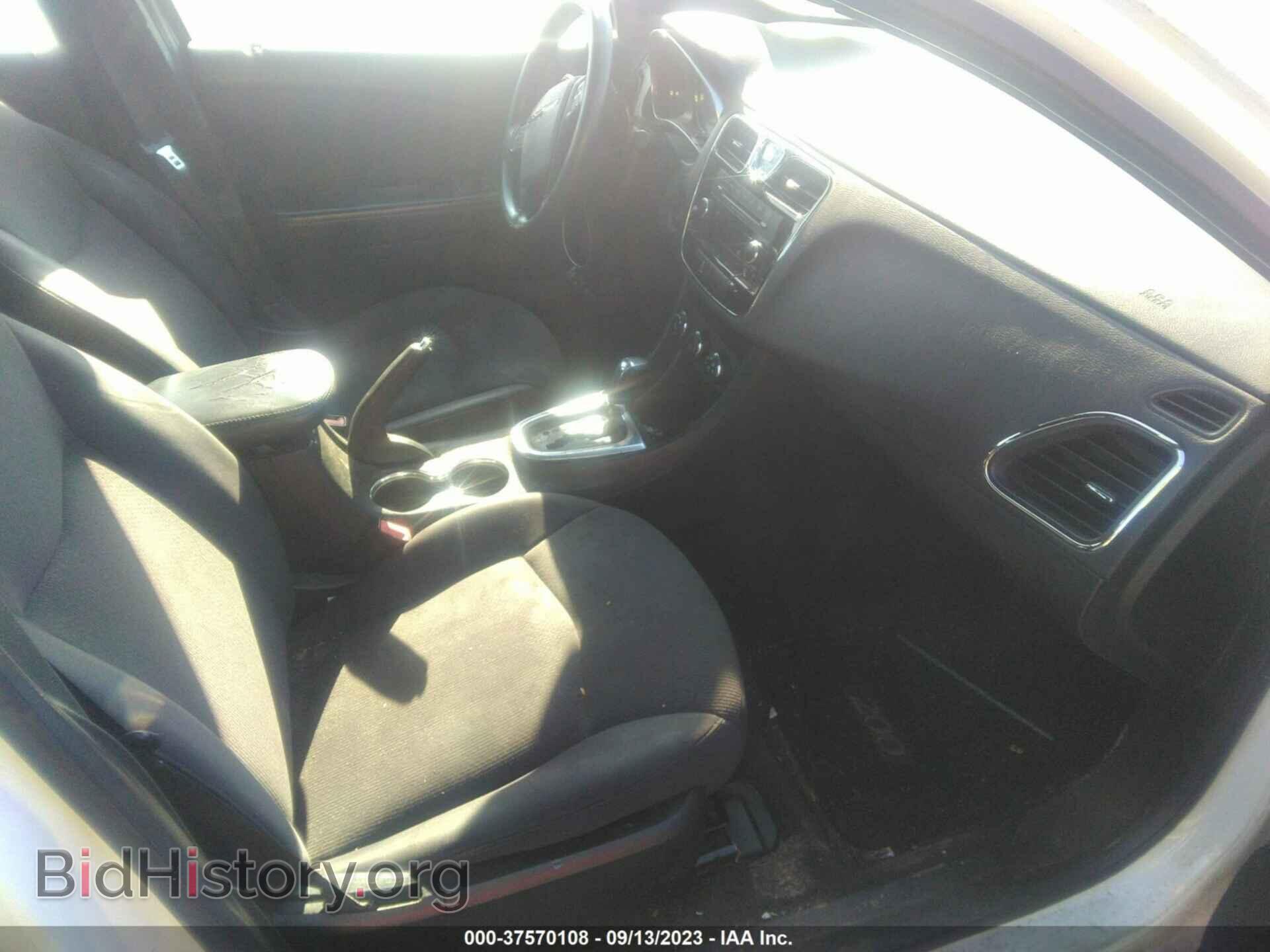 2012 CHRYSLER 200 - VIN: 1C3CCBAB1CN319371 - Фото 5