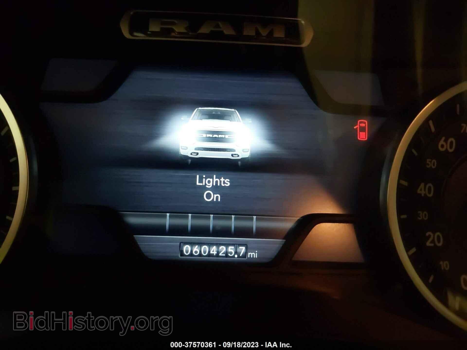 2019 RAM 1500 - VIN: 1C6SRFBT8KN748047 - Фото 7