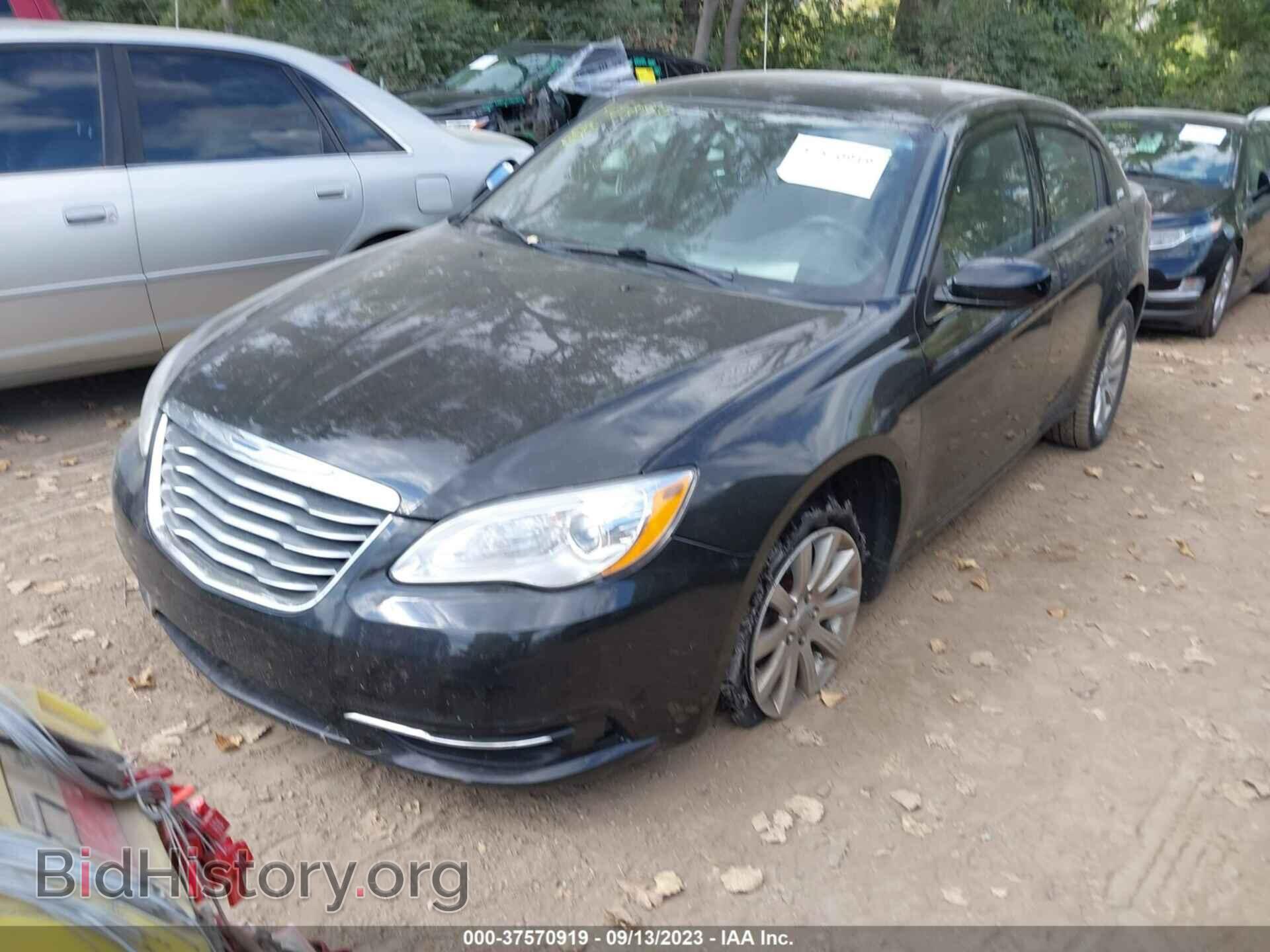 2012 CHRYSLER 200 - VIN: 1C3CCBBB5CN135758 - Фото 2