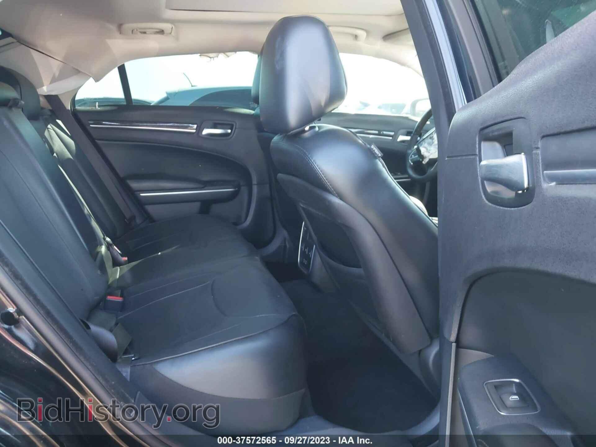 2016 CHRYSLER 300 - VIN: 2C3CCAEG7GH105631 - Фото 8