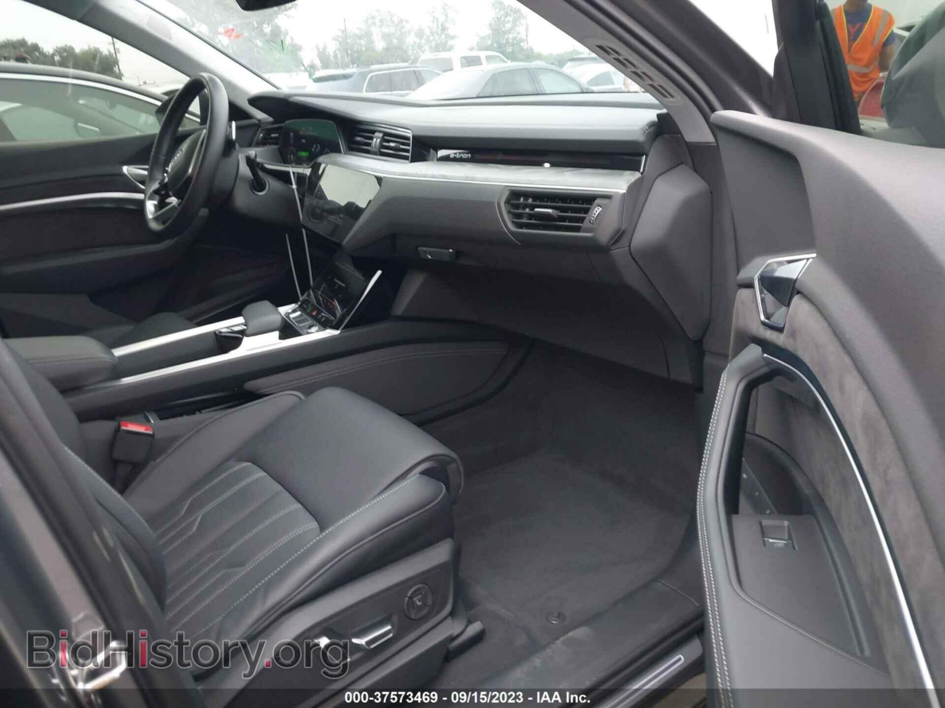 2021 AUDI E-TRON - VIN: WA1VABGE7MB002025 - Фото 5