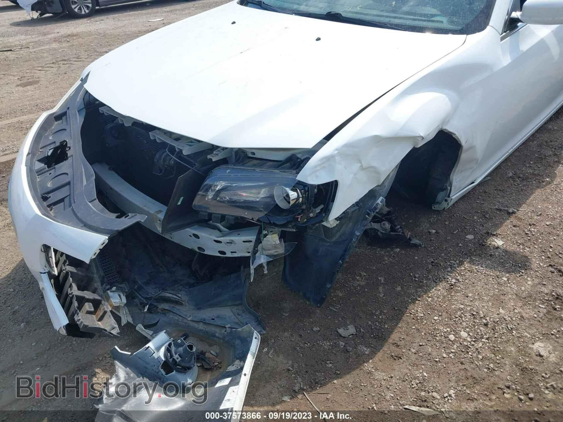 2013 CHRYSLER 300 - VIN: 2C3CCABG3DH618407 - Фото 6