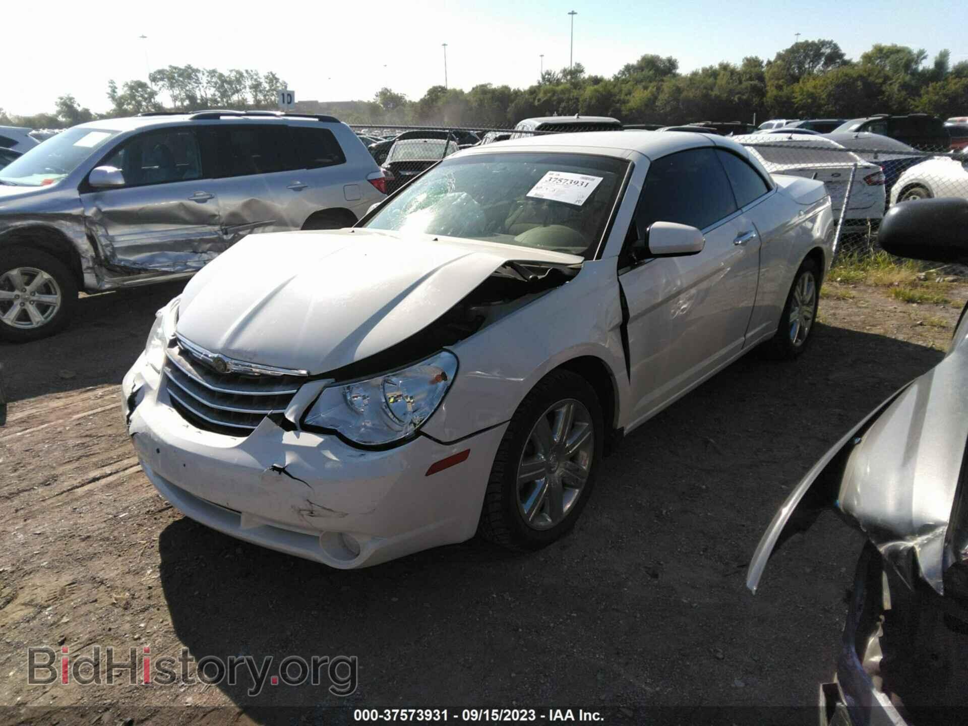 2010 CHRYSLER SEBRING - VIN: 1C3BC6EV4AN116219 - Фото 2