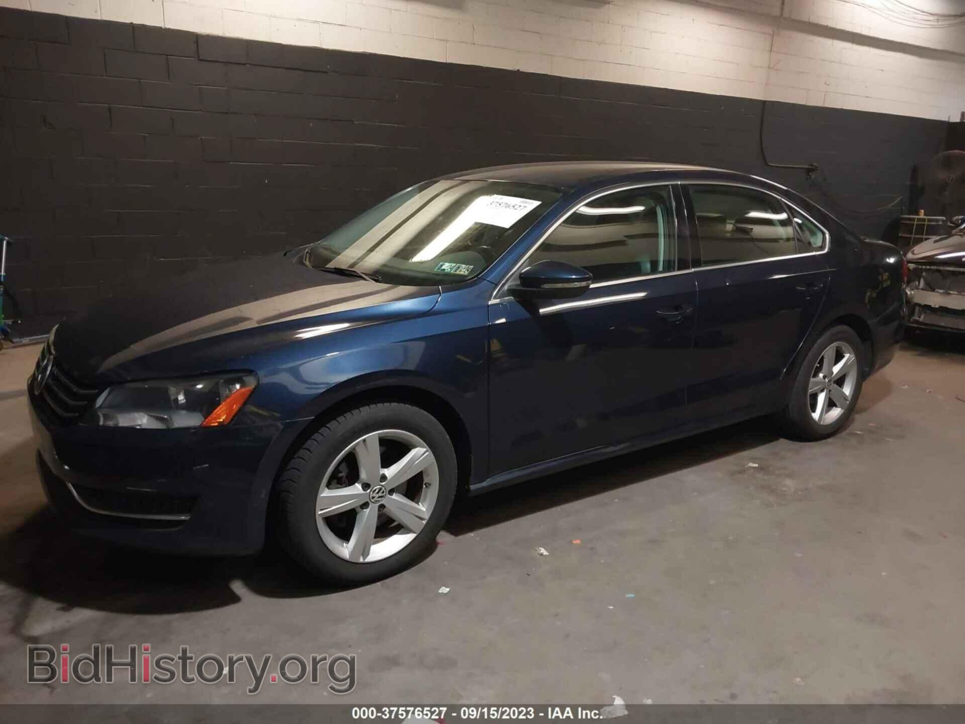 2012 VOLKSWAGEN PASSAT - VIN: 1VWBP7A33CC021592 - Фото 2