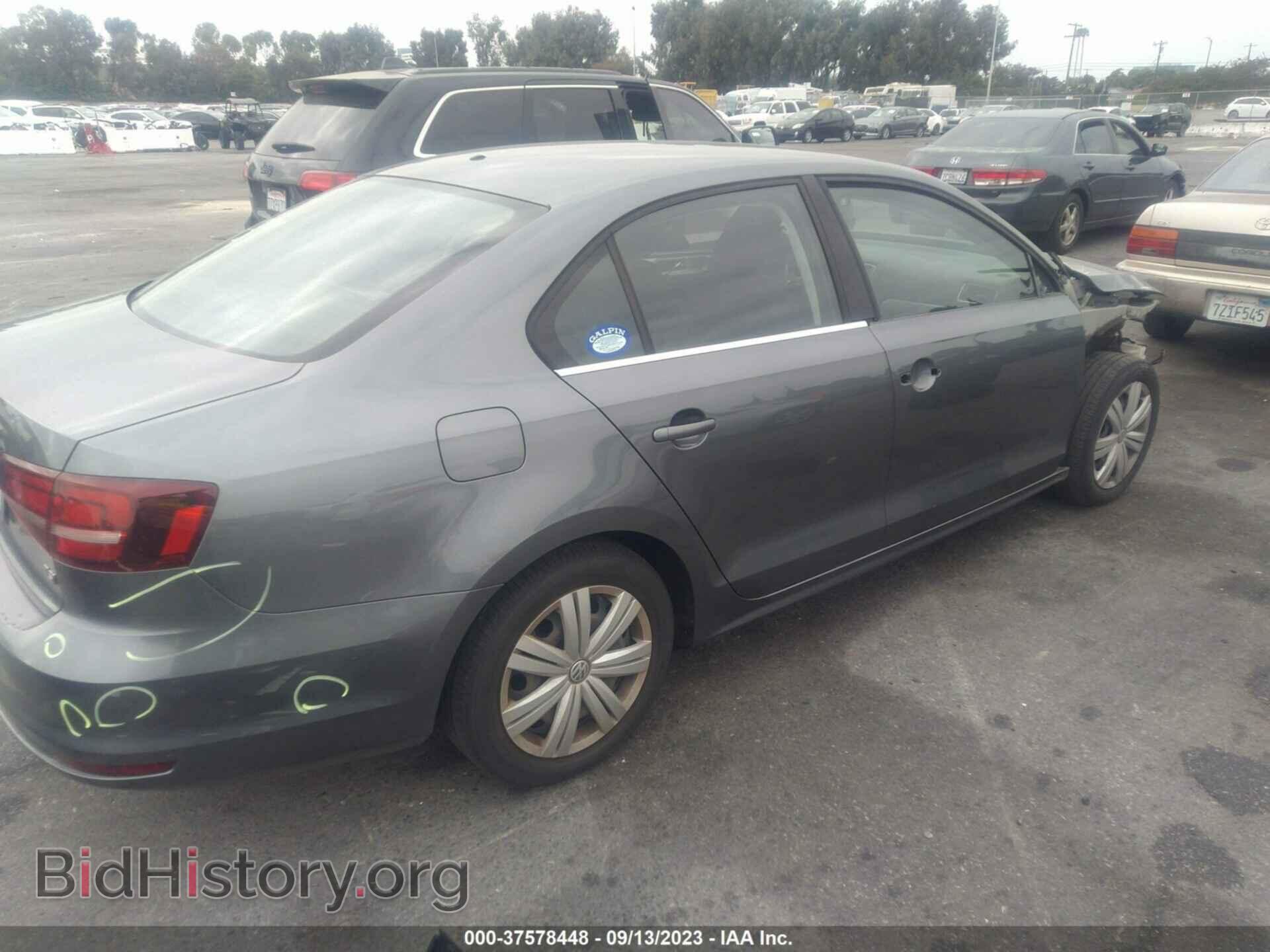 2017 VOLKSWAGEN JETTA - VIN: 3VW2B7AJ3HM372375 - Фото 4