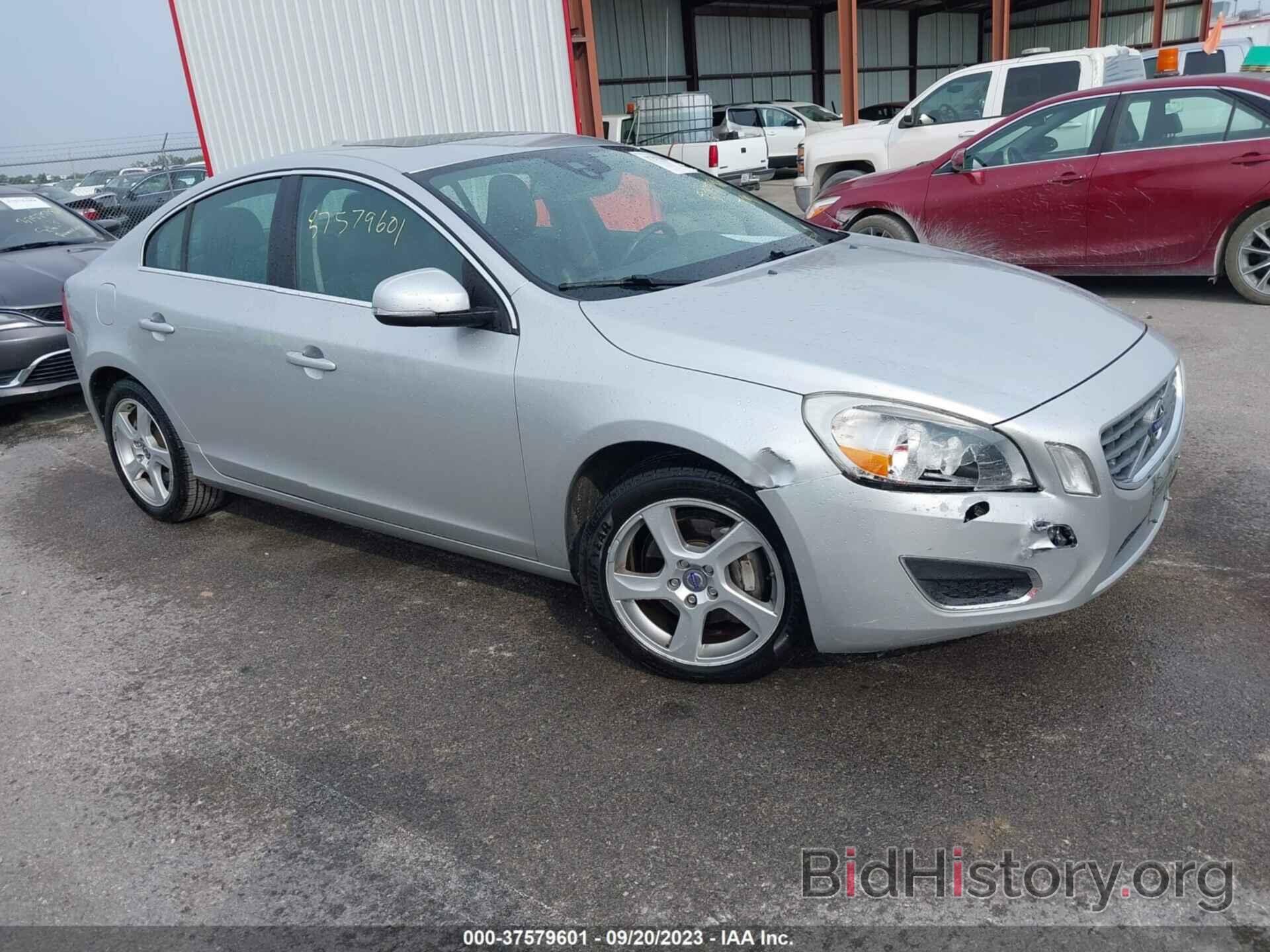 Photo YV1622FS6C2053510 - VOLVO S60 2012