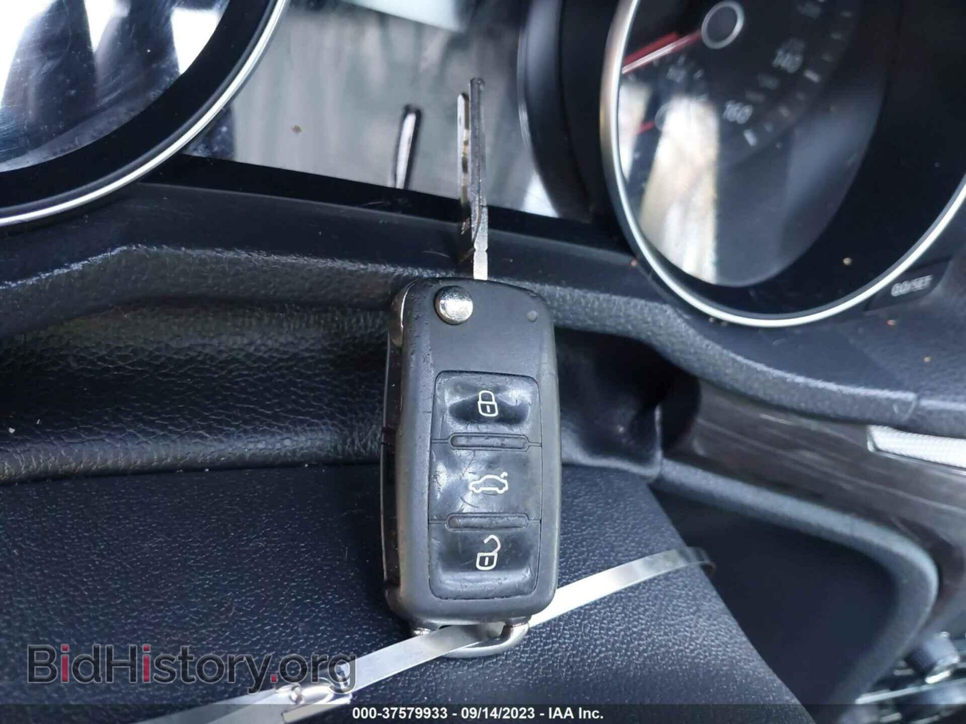 2017 VOLKSWAGEN PASSAT - VIN: 1VWBT7A30HC036229 - Фото 11