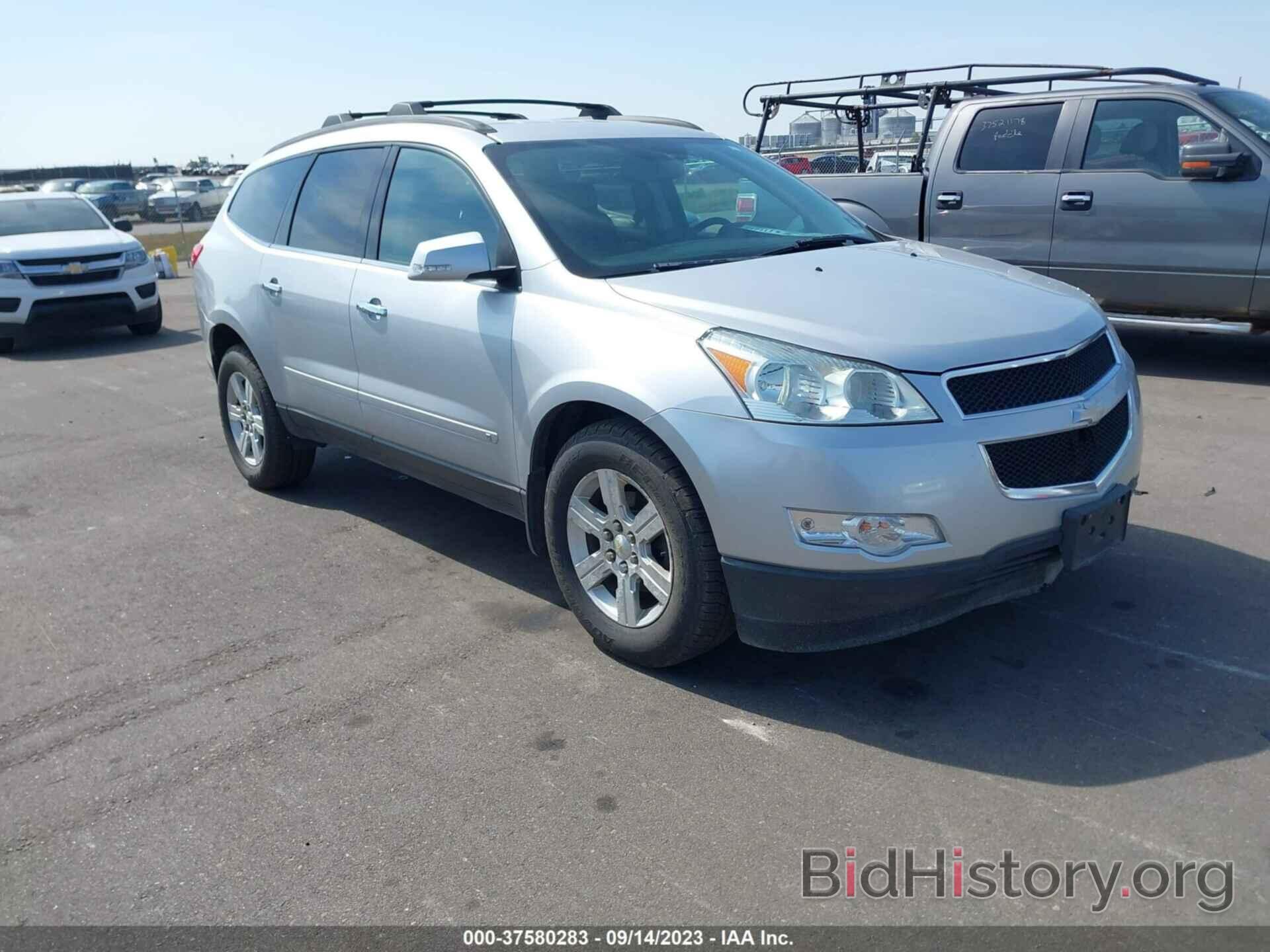 Photo 1GNLRGED3AS129631 - CHEVROLET TRAVERSE 2010