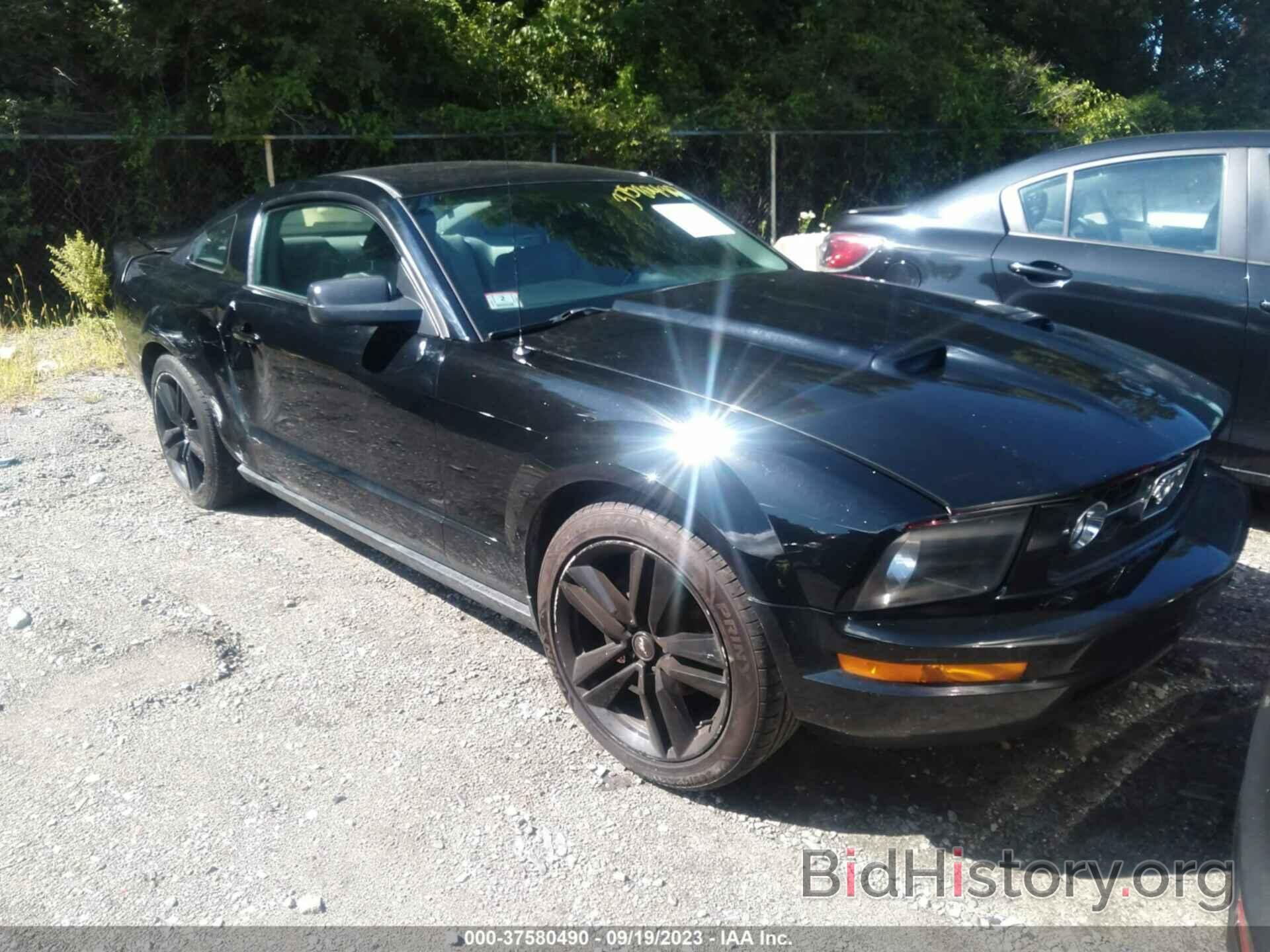 Photo 1ZVFT80N075260324 - FORD MUSTANG 2007