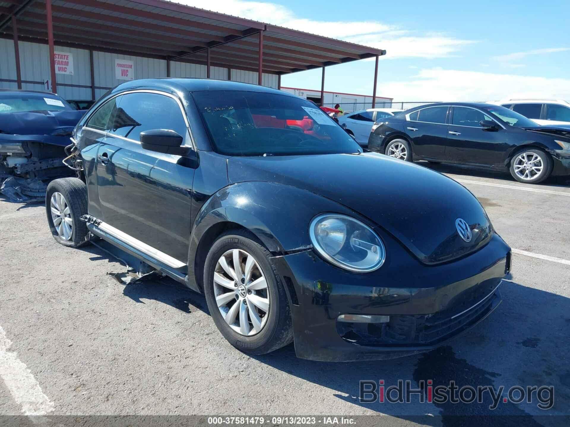 Photo 3VWFP7AT9DM690337 - VOLKSWAGEN BEETLE COUPE 2013