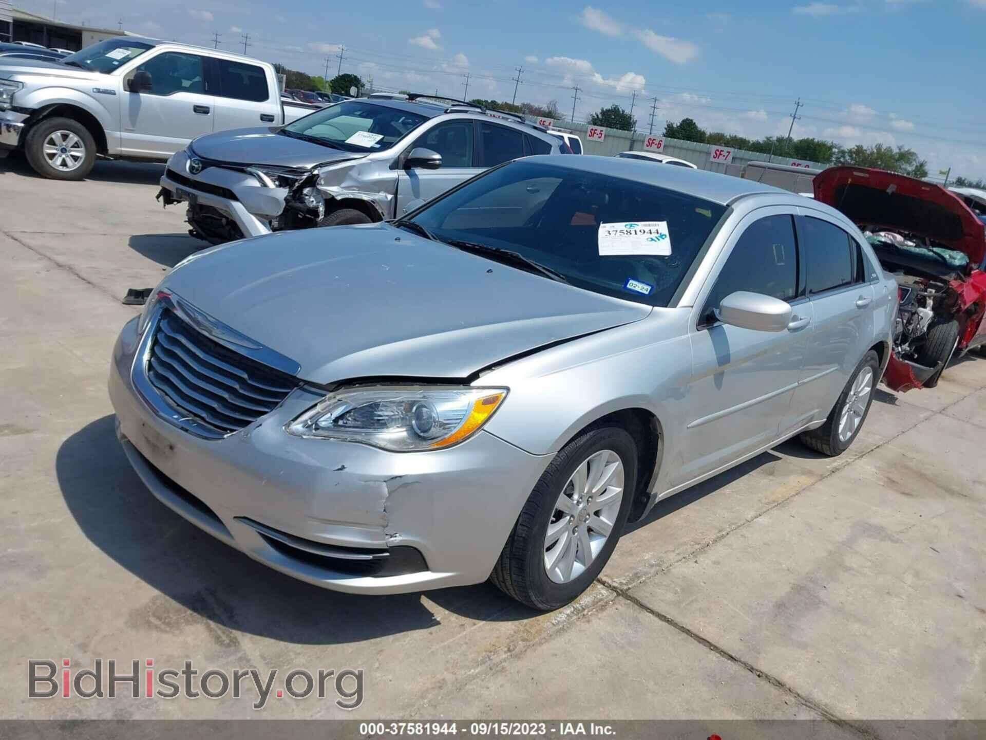 2012 CHRYSLER 200 - VIN: 1C3CCBBG5CN130748 - Photo 2