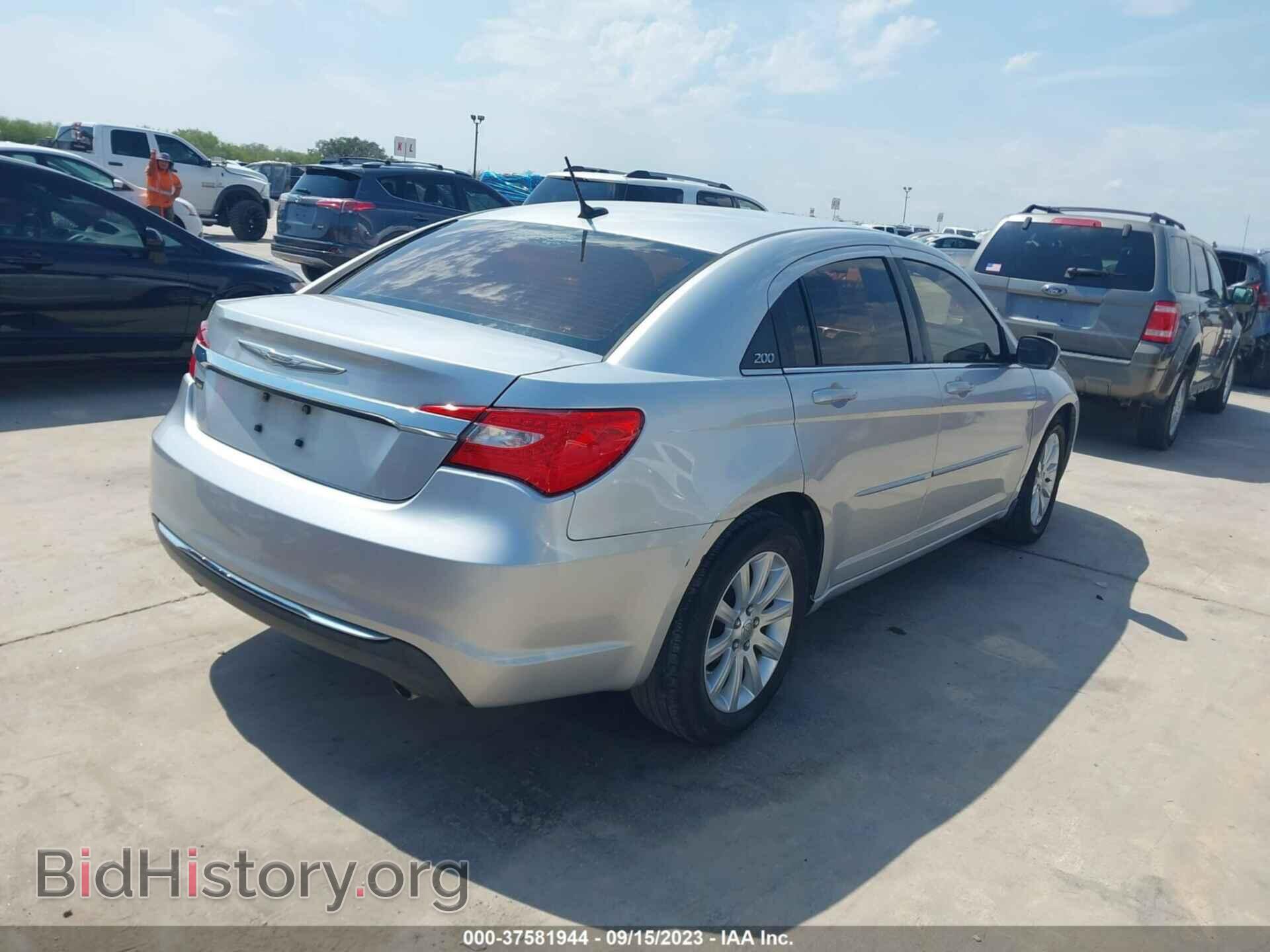 2012 CHRYSLER 200 - VIN: 1C3CCBBG5CN130748 - Photo 4